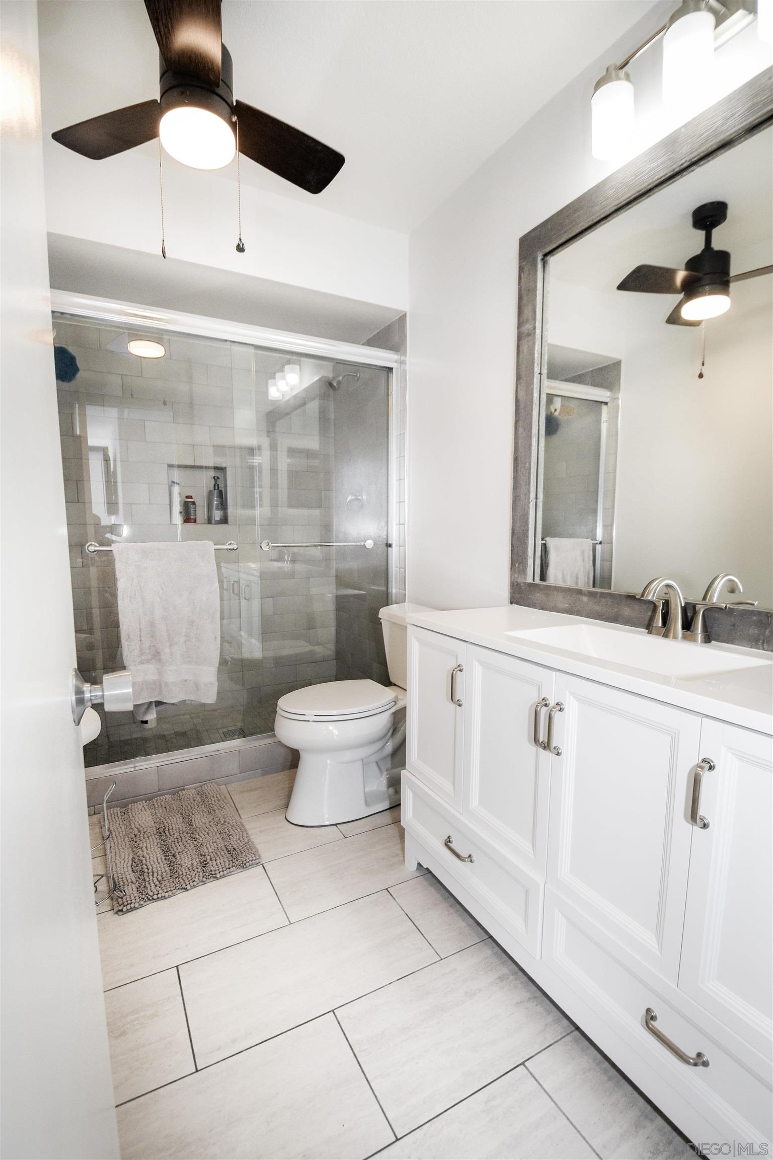 Detail Gallery Image 21 of 27 For 1770  Avenida Del Mundo  1003, Coronado,  CA 92118 - 3 Beds | 3 Baths