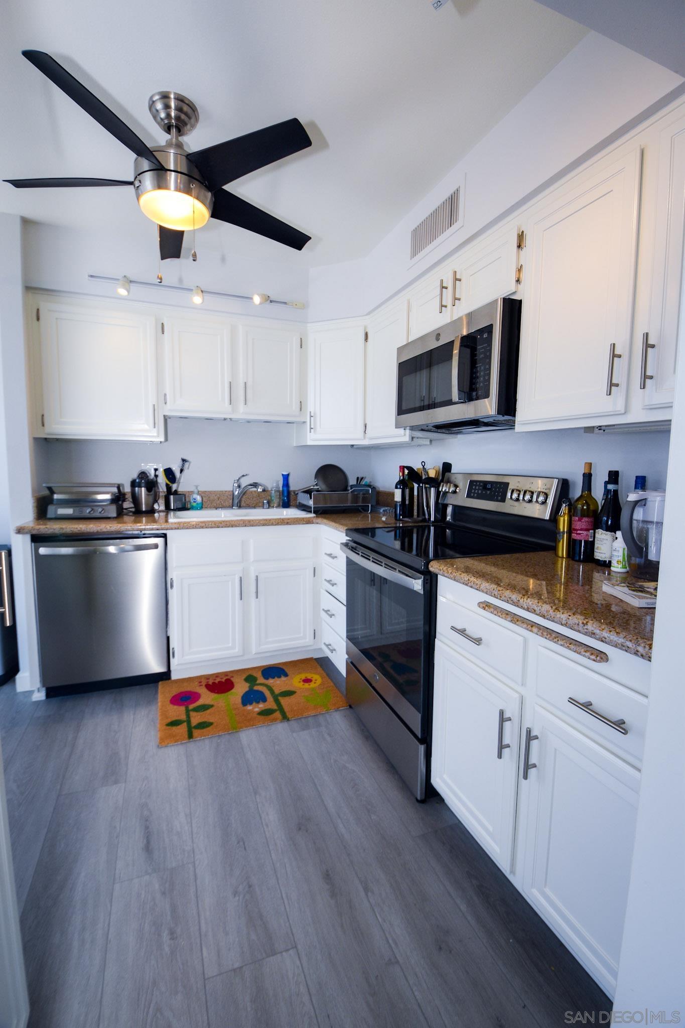 Detail Gallery Image 7 of 27 For 1770  Avenida Del Mundo  1003, Coronado,  CA 92118 - 3 Beds | 3 Baths