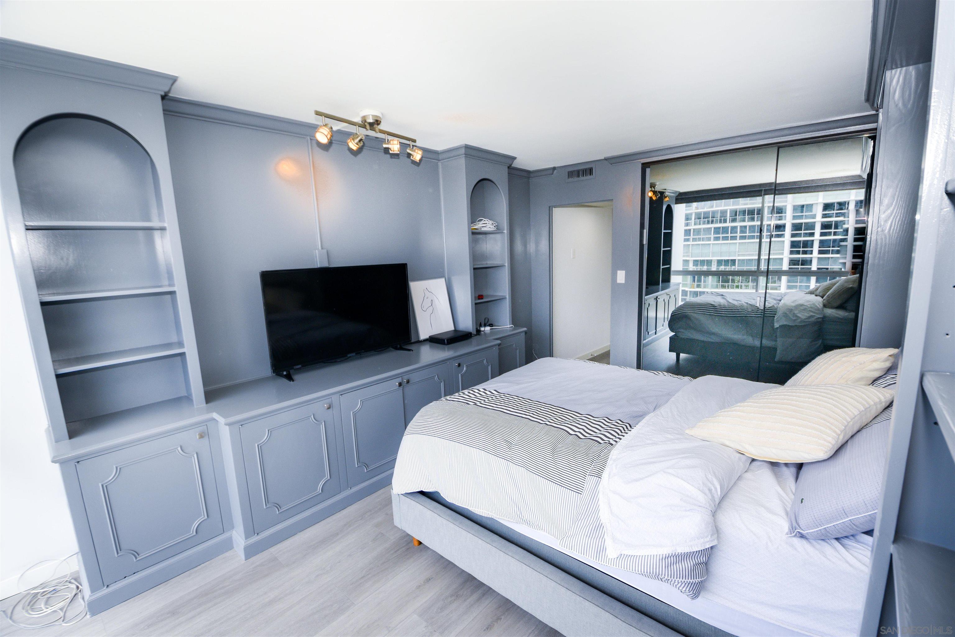 Detail Gallery Image 9 of 27 For 1770  Avenida Del Mundo  1003, Coronado,  CA 92118 - 3 Beds | 3 Baths