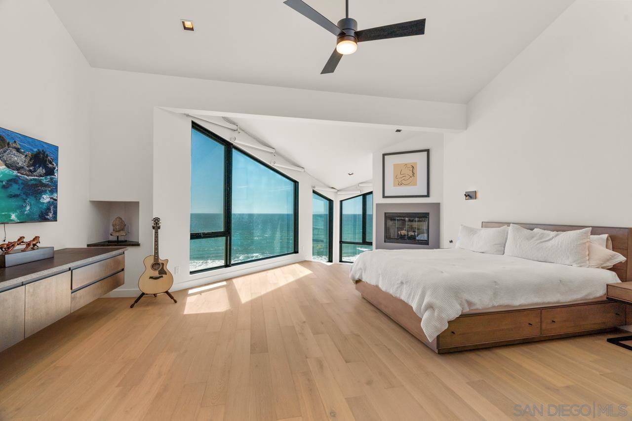 Detail Gallery Image 2 of 27 For 135 S Sierra Ave  32, Solana Beach,  CA 92075 - 2 Beds | 2/1 Baths