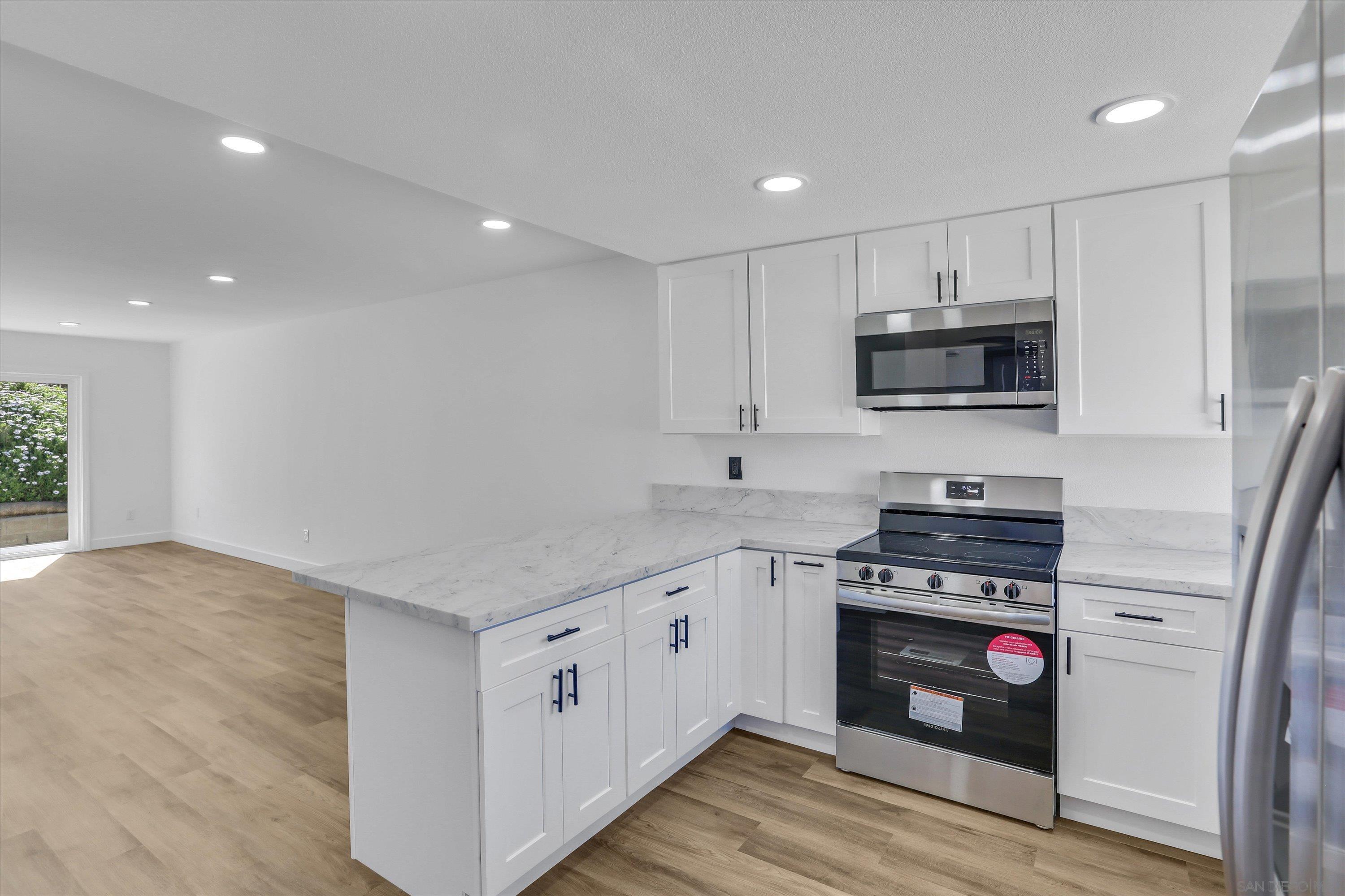 Detail Gallery Image 1 of 1 For 75  Third Avenue  #22,  Chula Vista,  CA 91910 - 3 Beds | 2 Baths