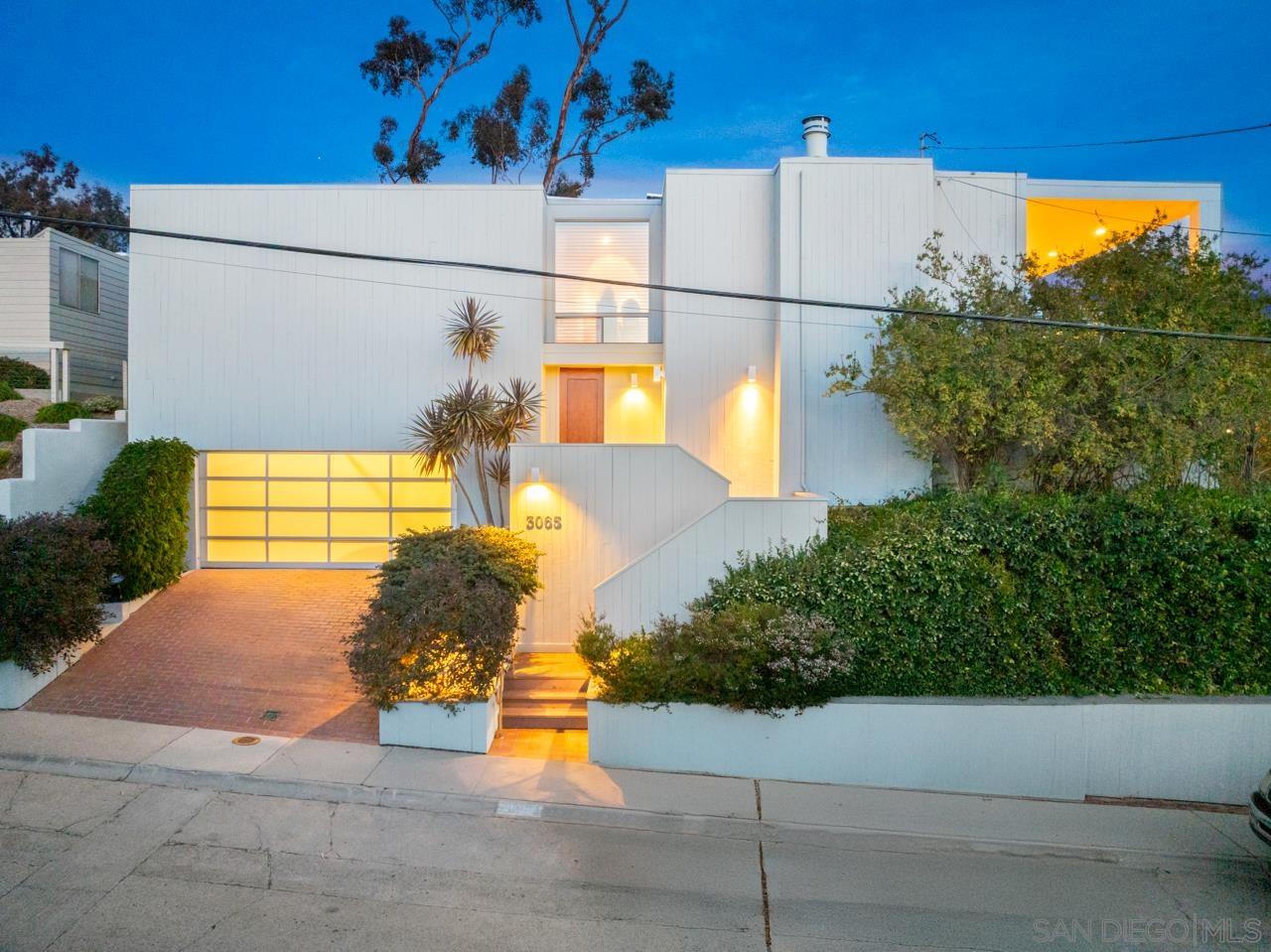 Detail Gallery Image 1 of 1 For 3065  Curlew St, San Diego,  CA 92103 - 3 Beds | 3 Baths