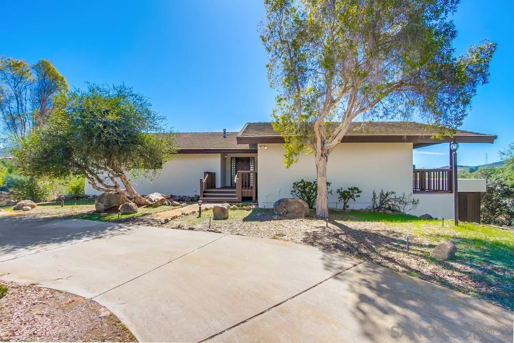 Detail Gallery Image 1 of 1 For 20503  Fortuna Del Sur, Escondido,  CA 92029 - 5 Beds | 2/2 Baths