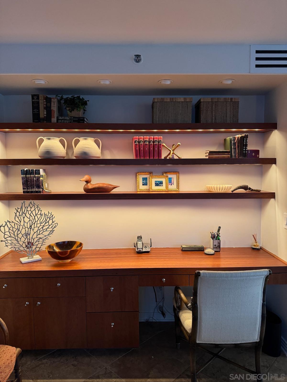 Detail Gallery Image 11 of 14 For 1780  Avenida Del Mundo  1104, Coronado,  CA 92118 - 2 Beds | 2 Baths