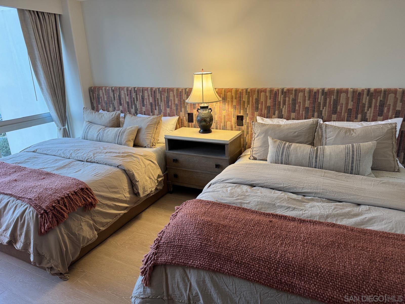 Detail Gallery Image 8 of 14 For 1780  Avenida Del Mundo  1104, Coronado,  CA 92118 - 2 Beds | 2 Baths