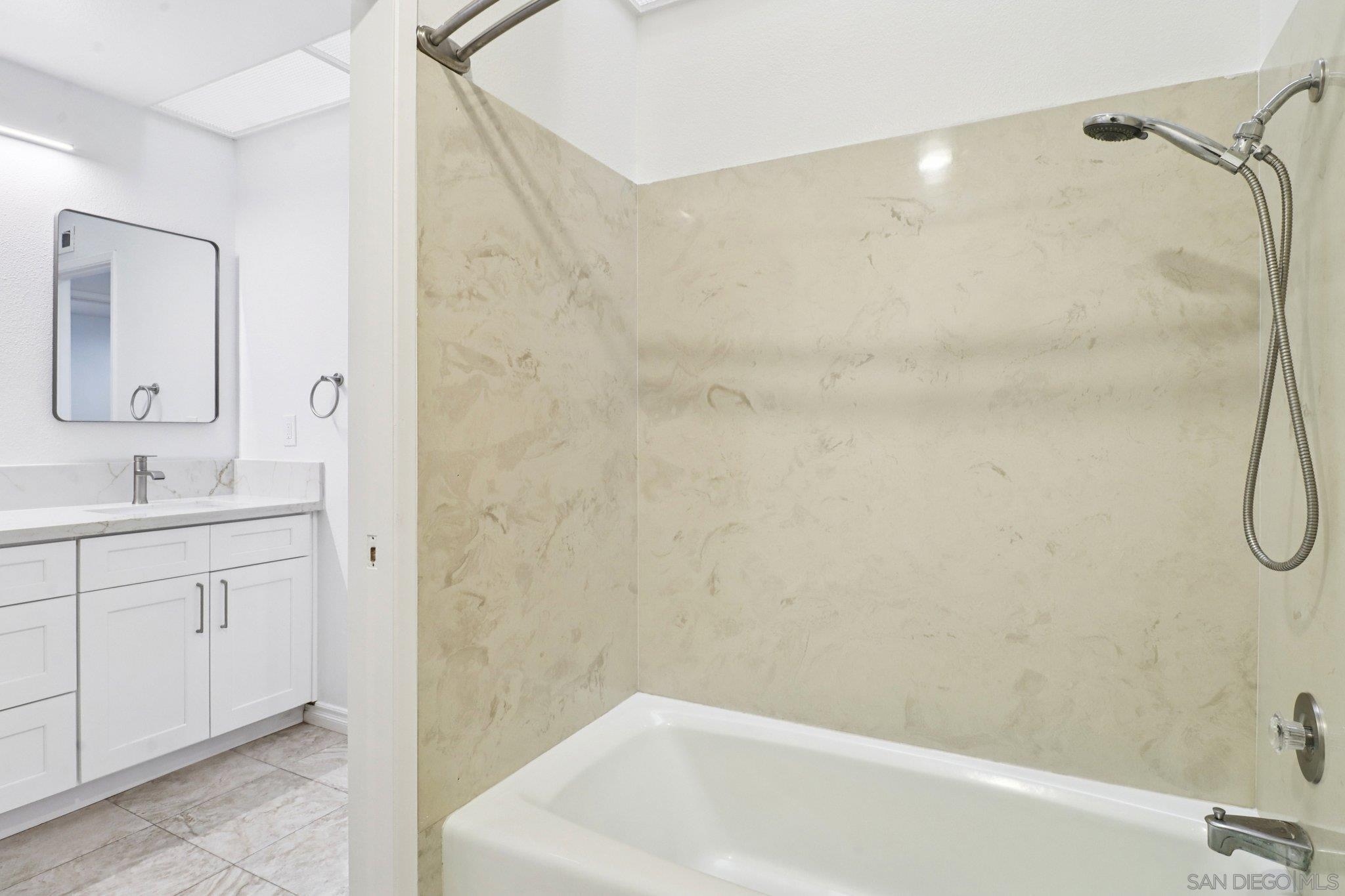 Detail Gallery Image 21 of 34 For 13080  Camino Del Valle, Poway,  CA 92064 - 5 Beds | 4 Baths