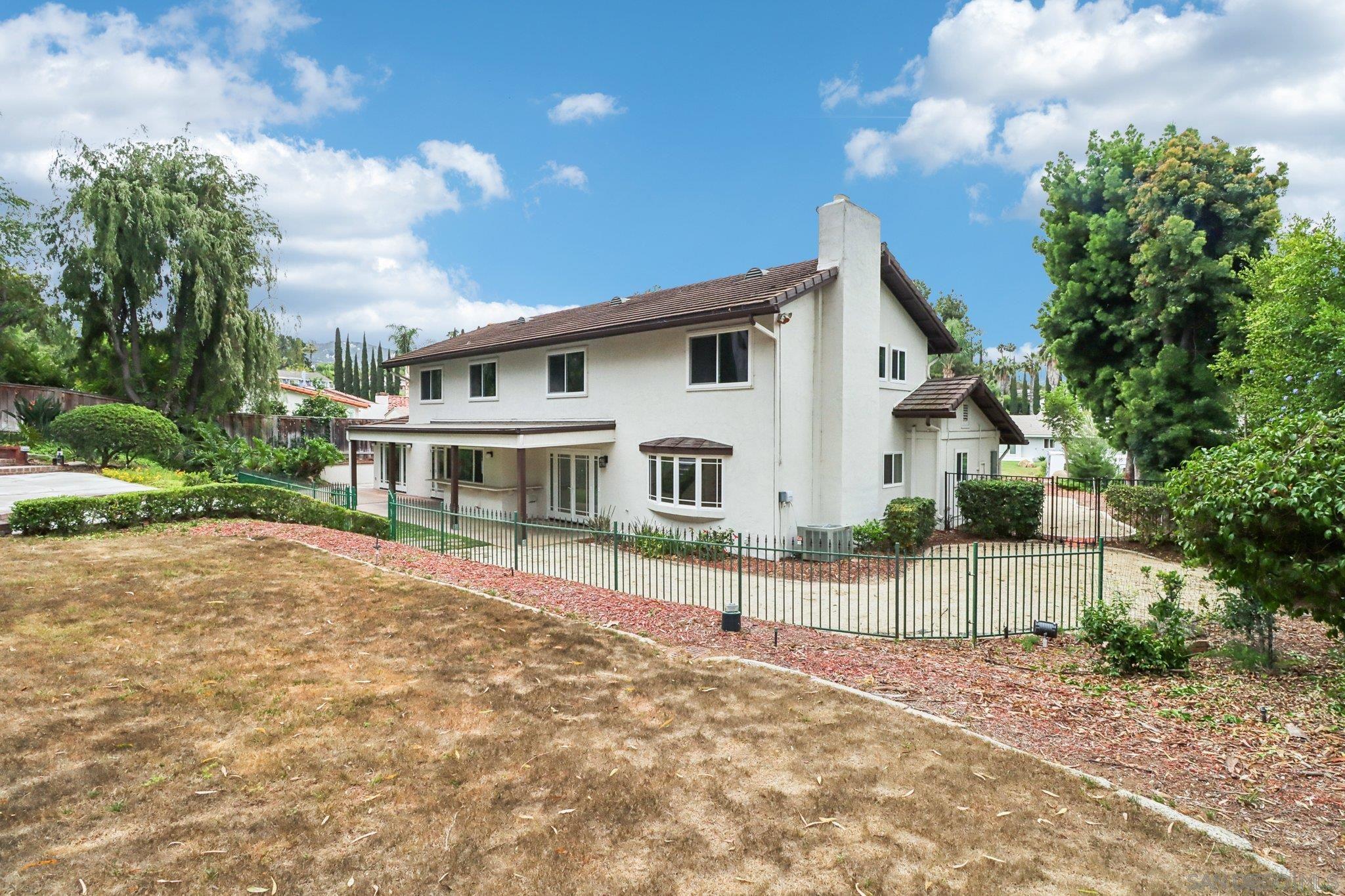 Detail Gallery Image 9 of 34 For 13080  Camino Del Valle, Poway,  CA 92064 - 5 Beds | 4 Baths