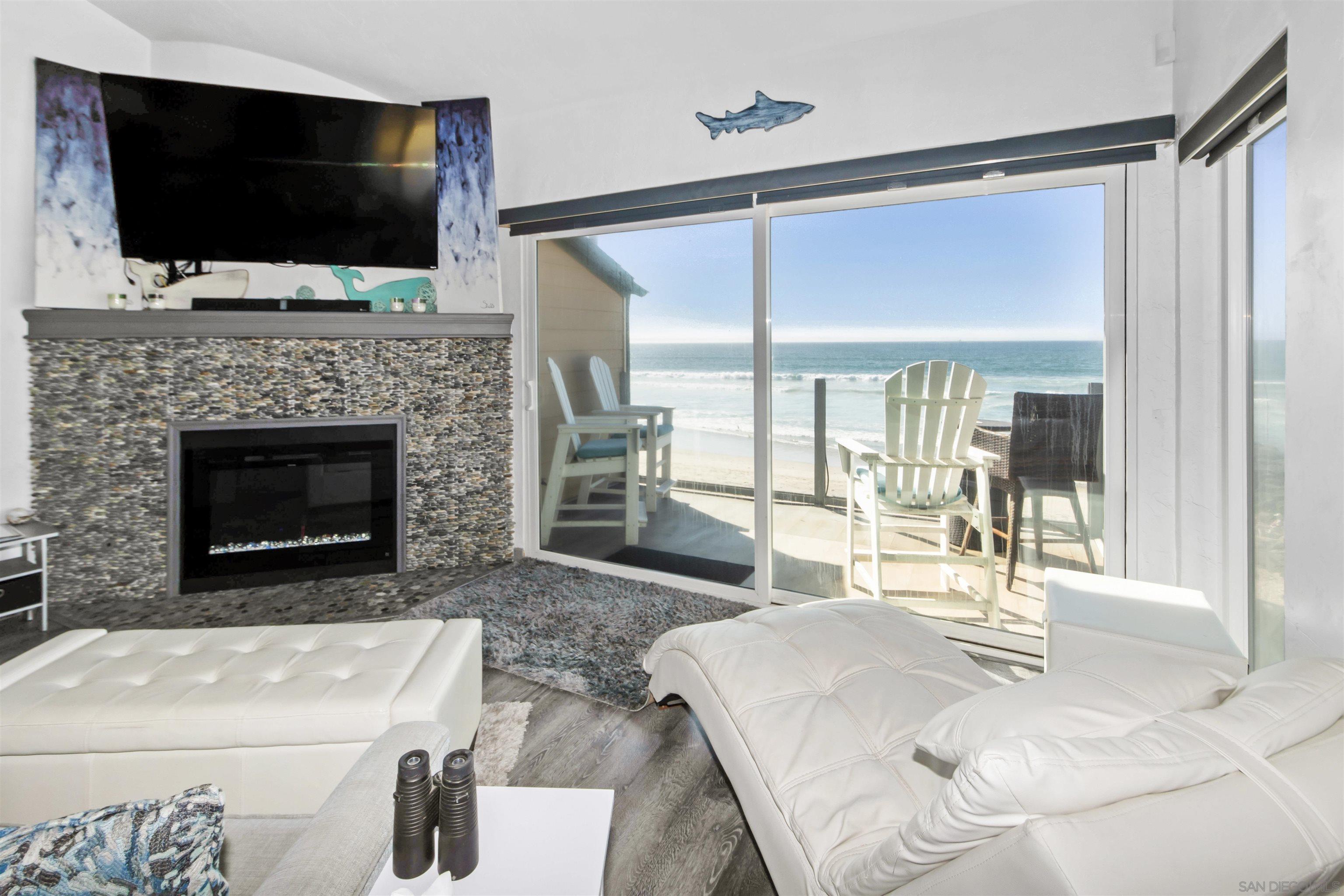 Detail Gallery Image 2 of 24 For 706  Ocean Ln, Imperial Beach,  CA 91932 - 2 Beds | 2 Baths
