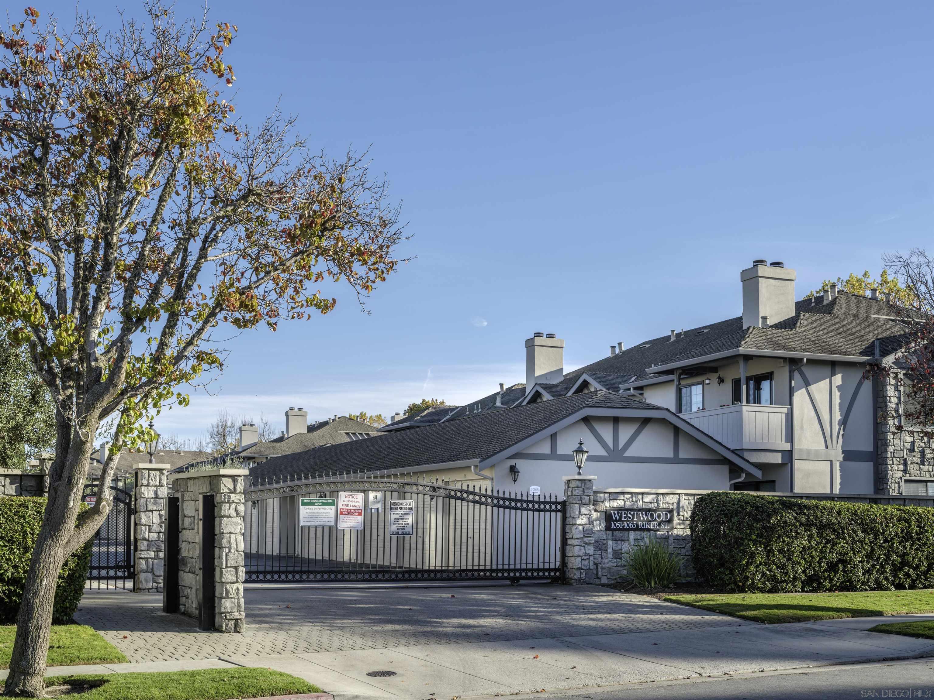 Detail Gallery Image 1 of 1 For 1057  Riker  #UNIT 4,  Salinas,  CA 93901 - 1 Beds | 1 Baths