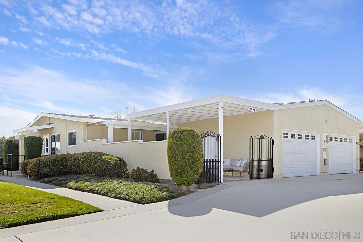Detail Gallery Image 1 of 1 For 3821  Bay Leaf Way, Oceanside,  CA 92057 - 2 Beds | 2 Baths