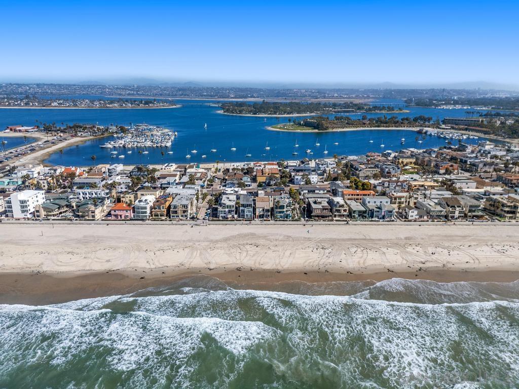 Detail Gallery Image 1 of 1 For 814  Kingston Ct, San Diego,  CA 92109 - 3 Beds | 3/1 Baths