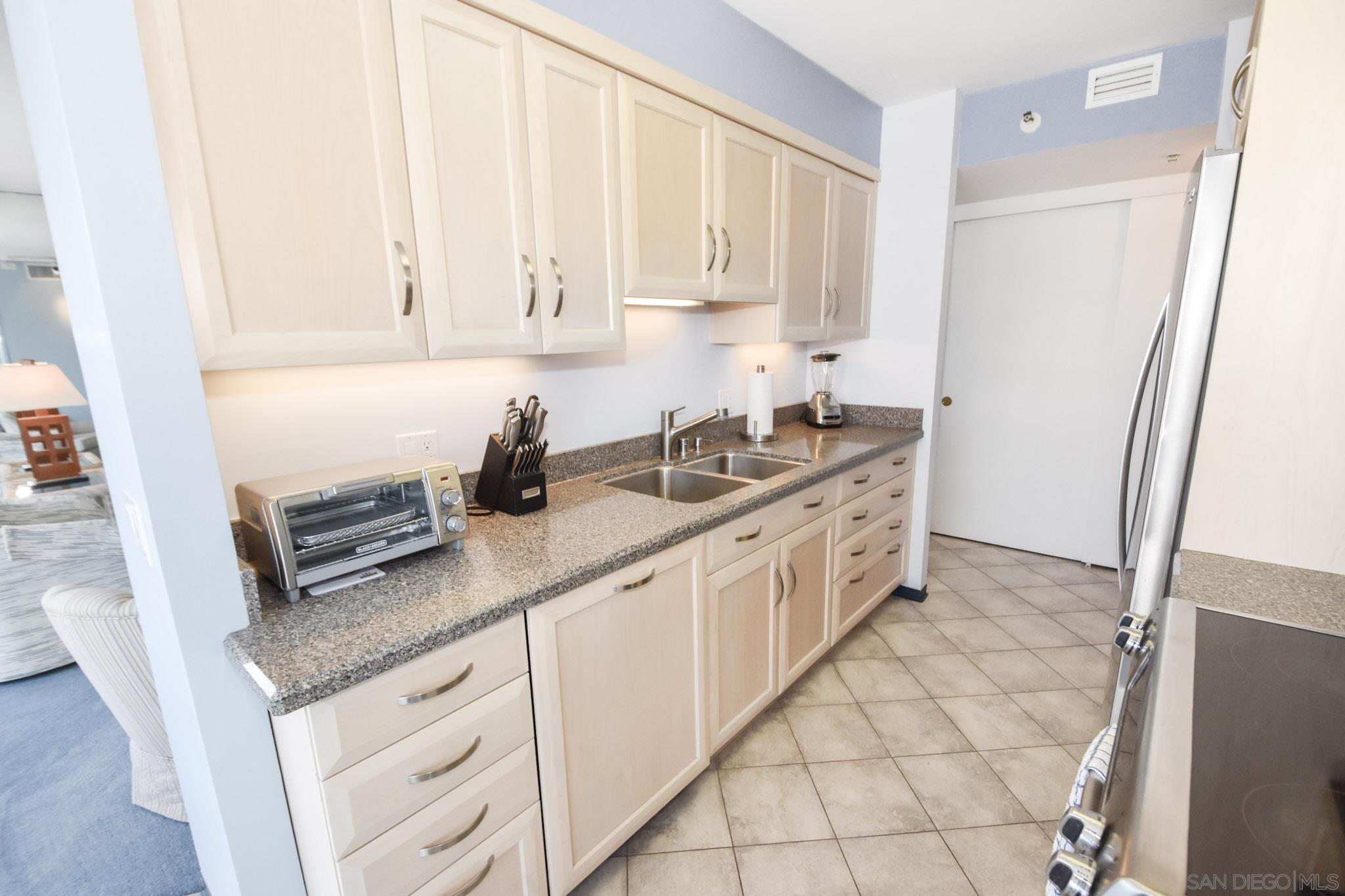 Detail Gallery Image 13 of 24 For 1810  Avenida Del Mundo  1209, Coronado,  CA 92118 - 2 Beds | 2 Baths