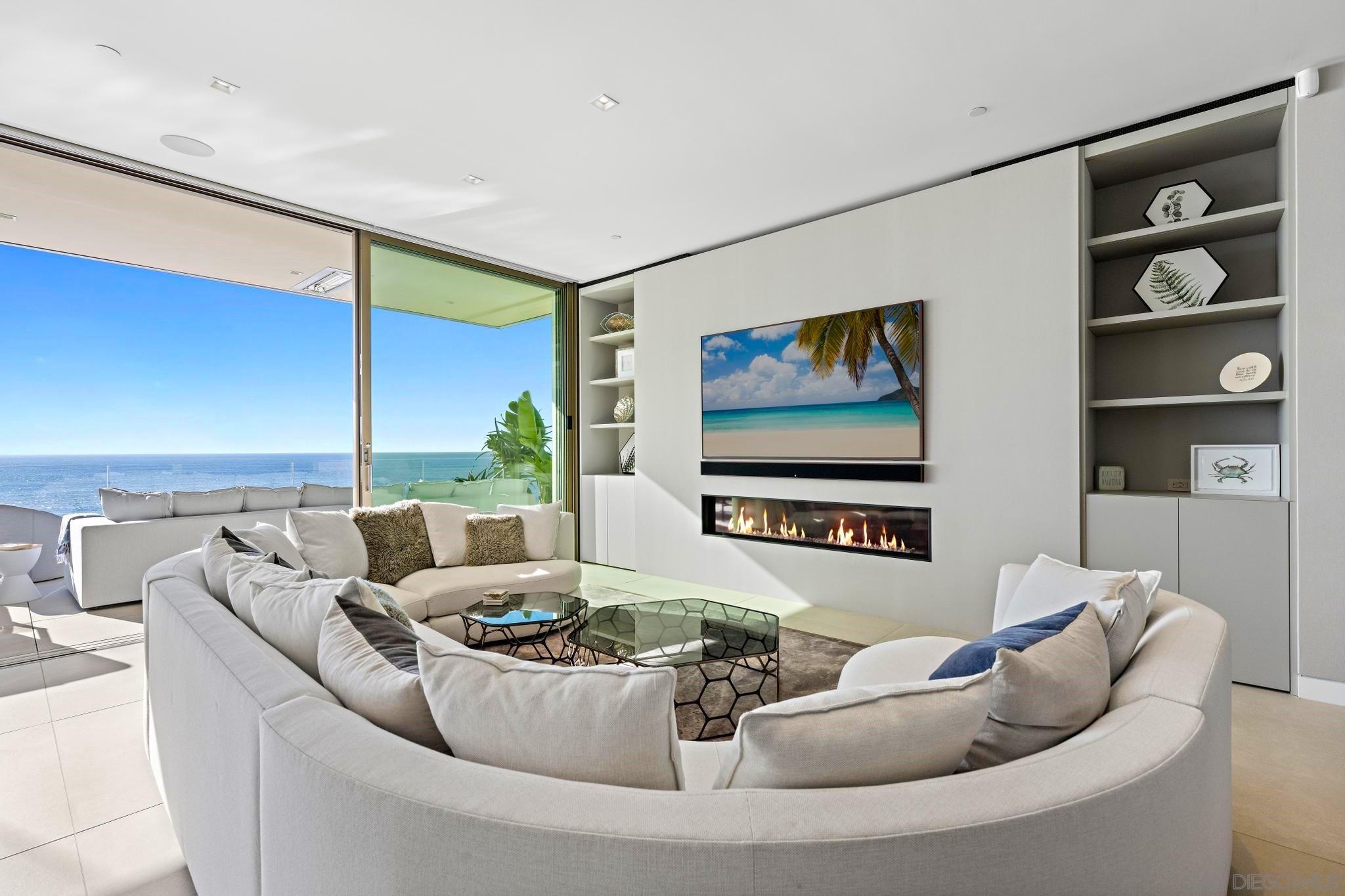 Detail Gallery Image 3 of 50 For 6515  Neptune Pl, La Jolla,  CA 92037 - 4 Beds | 5/1 Baths