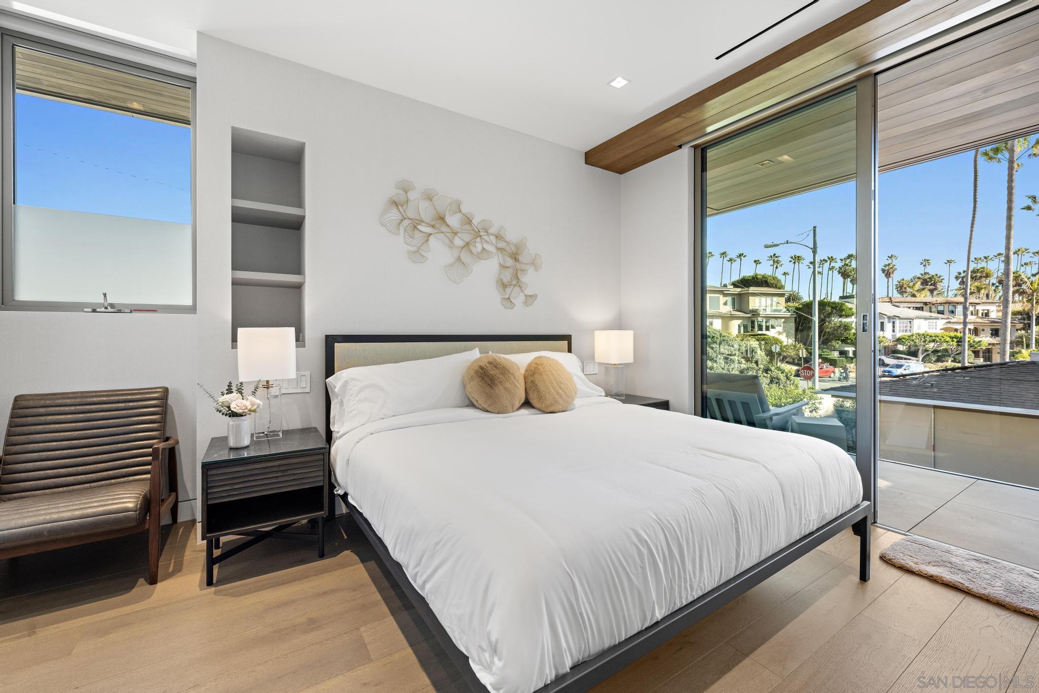 Detail Gallery Image 33 of 50 For 6515  Neptune Pl, La Jolla,  CA 92037 - 4 Beds | 5/1 Baths