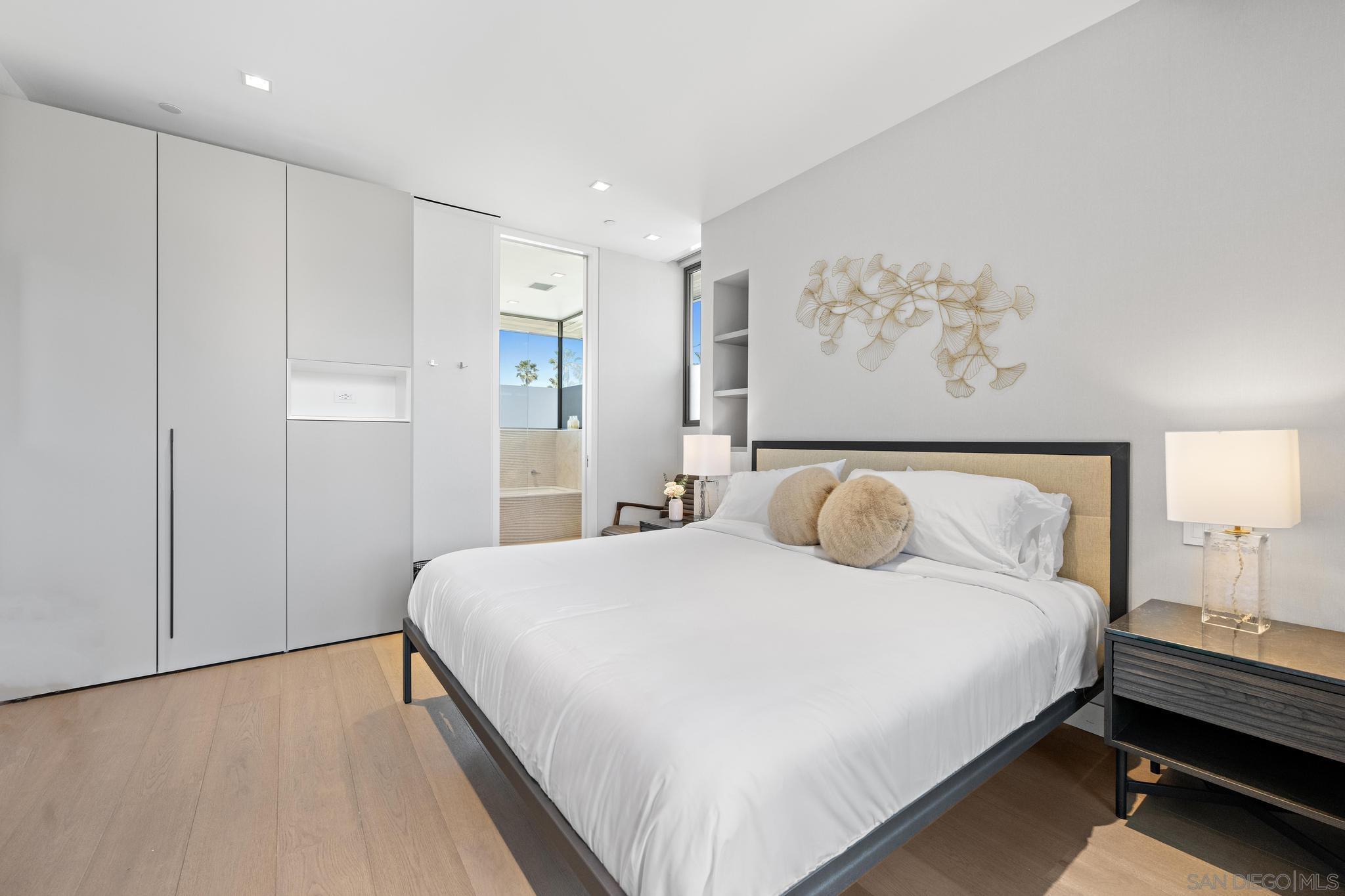 Detail Gallery Image 34 of 50 For 6515  Neptune Pl, La Jolla,  CA 92037 - 4 Beds | 5/1 Baths