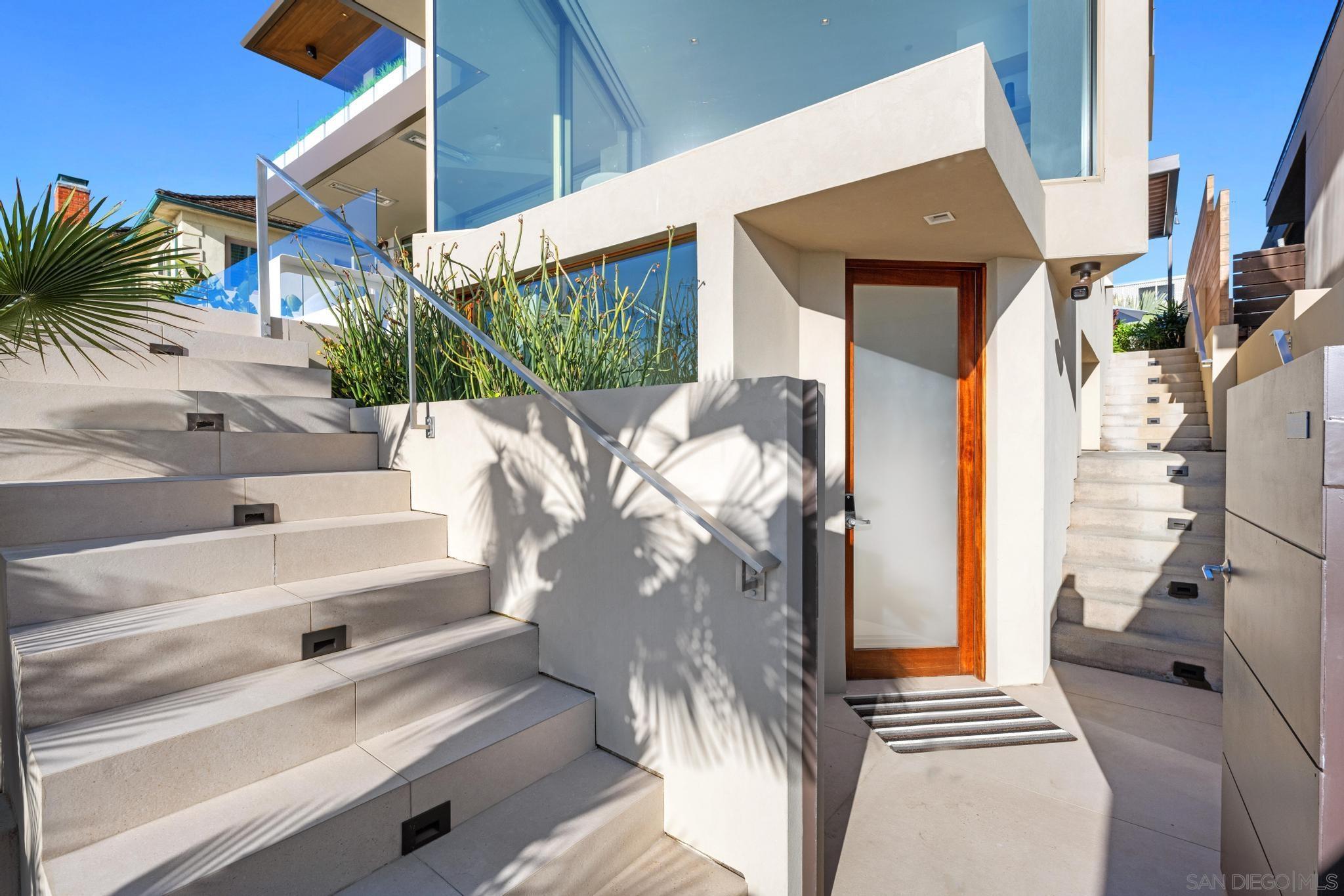 Detail Gallery Image 38 of 50 For 6515  Neptune Pl, La Jolla,  CA 92037 - 4 Beds | 5/1 Baths