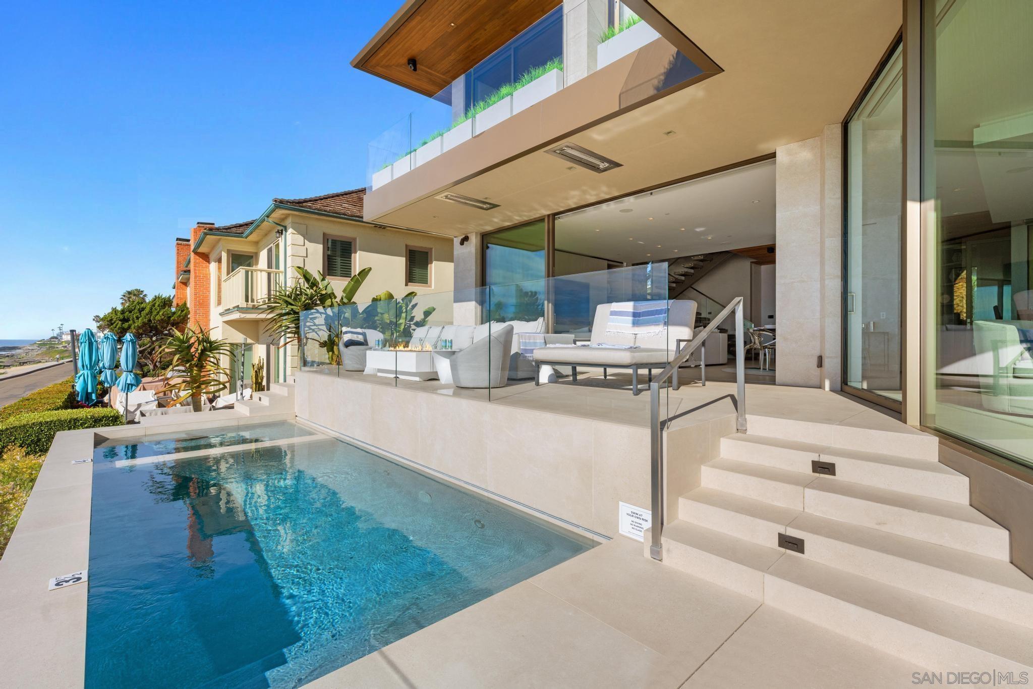 Detail Gallery Image 7 of 50 For 6515  Neptune Pl, La Jolla,  CA 92037 - 4 Beds | 5/1 Baths