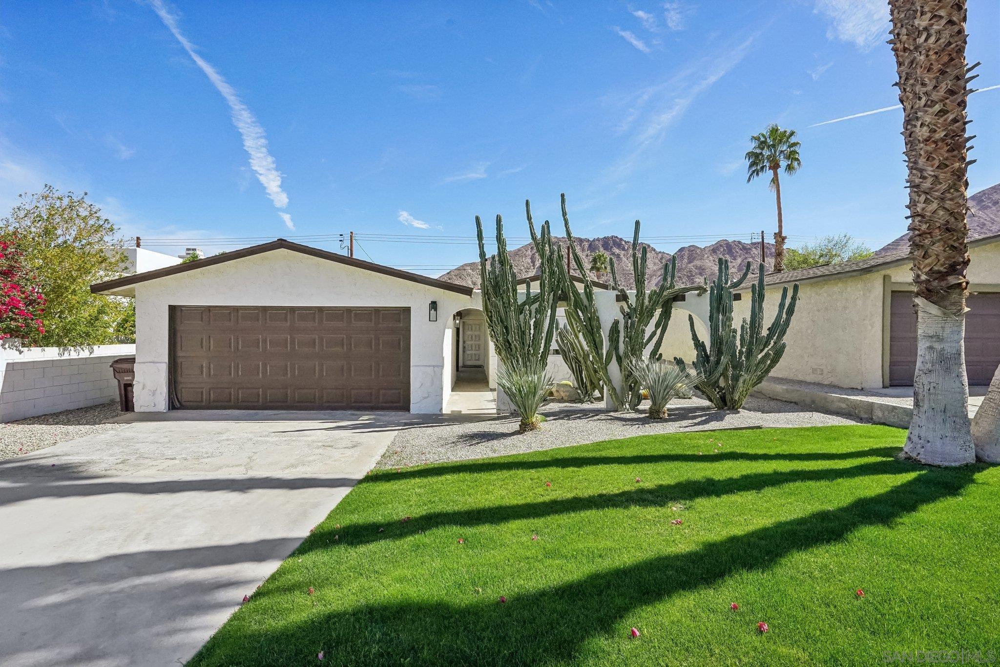 Detail Gallery Image 1 of 1 For 53300  Avenida Velasco, La Quinta,  CA 92253 - 3 Beds | 2 Baths