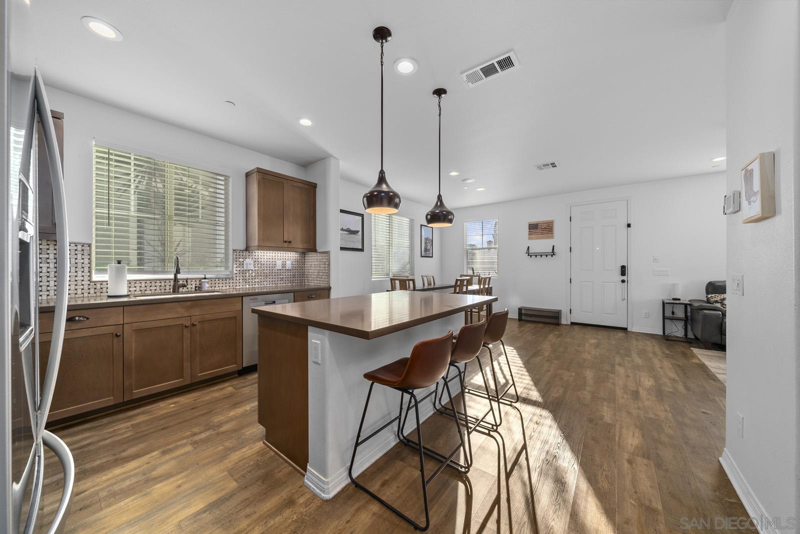 Detail Gallery Image 1 of 1 For 524  Heron, Imperial Beach,  CA 91932 - 3 Beds | 2/1 Baths