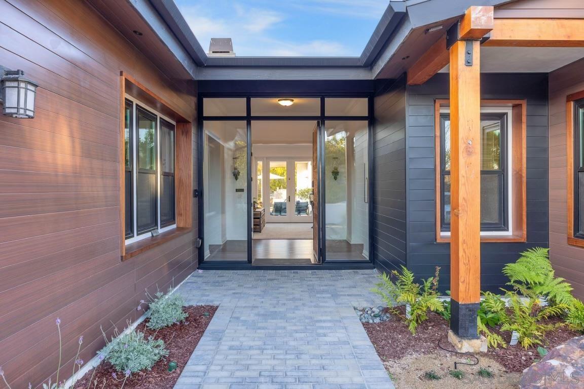 Detail Gallery Image 1 of 1 For 874-876  Bracero Rd, Encinitas,  CA 92024 - 5 Beds | 4/2 Baths