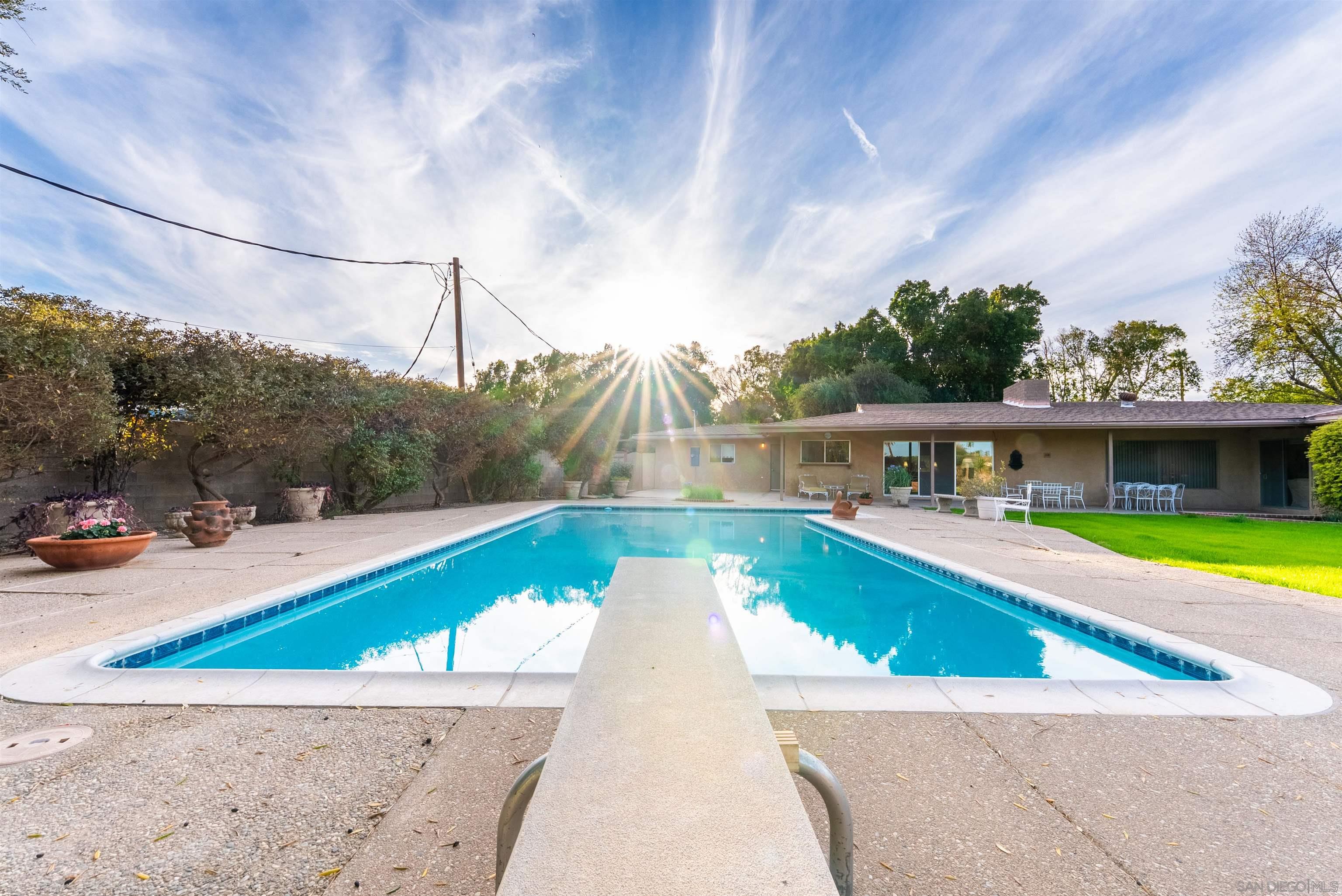 Detail Gallery Image 1 of 1 For 167 S Santa Rosa Ave, El Centro,  CA 92243 - 4 Beds | 3/1 Baths