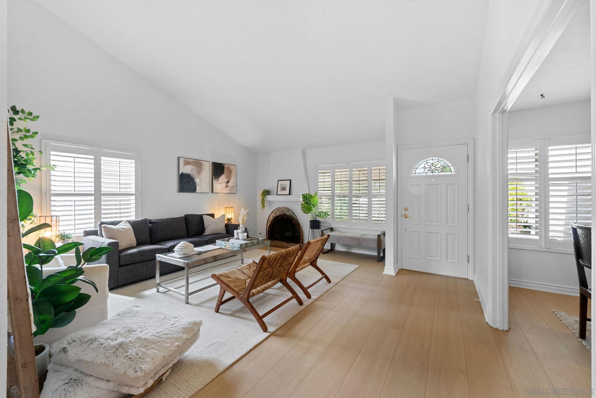 Detail Gallery Image 1 of 1 For 111  Little Oaks Rd, Encinitas,  CA 92024 - 4 Beds | 2 Baths