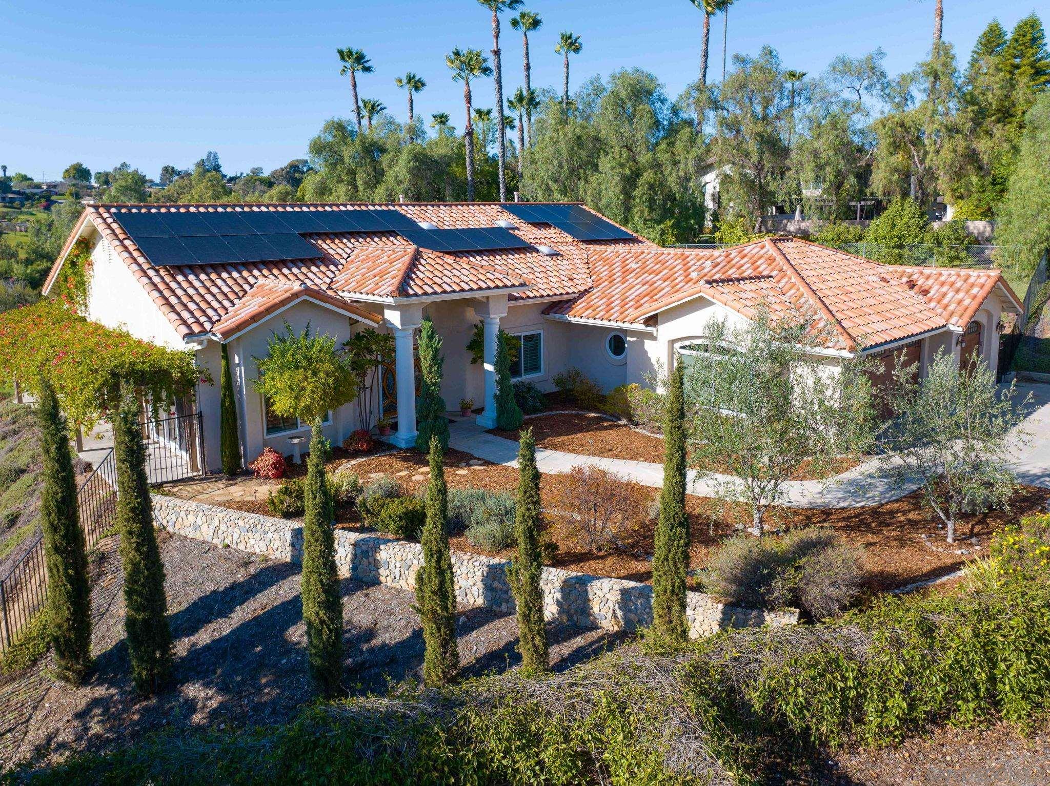 Detail Gallery Image 1 of 1 For 2610  Sunset Hills, Escondido,  CA 92025 - 4 Beds | 3 Baths