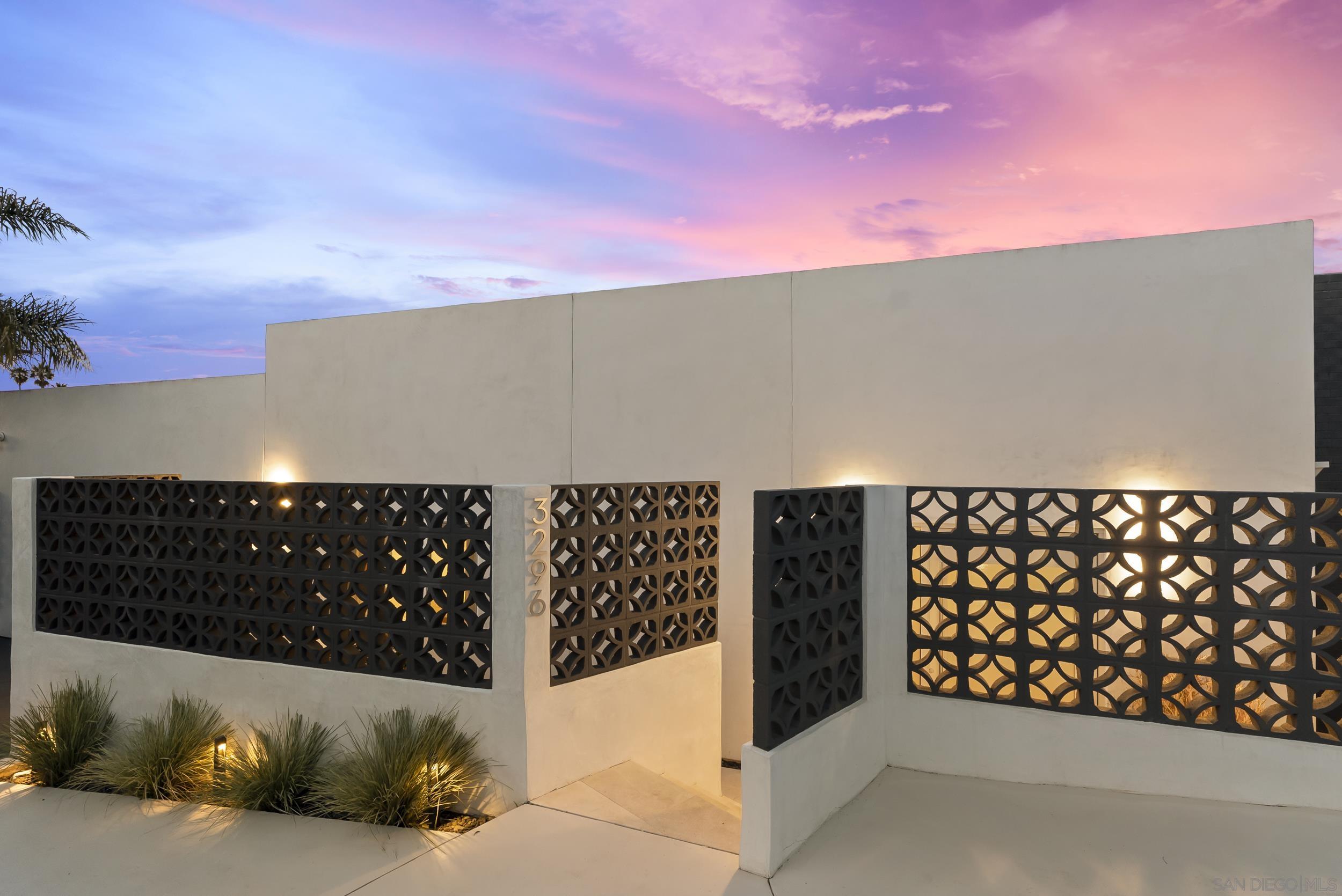 Detail Gallery Image 1 of 1 For 3296  Martinez St, San Diego,  CA 92106 - 4 Beds | 4/1 Baths