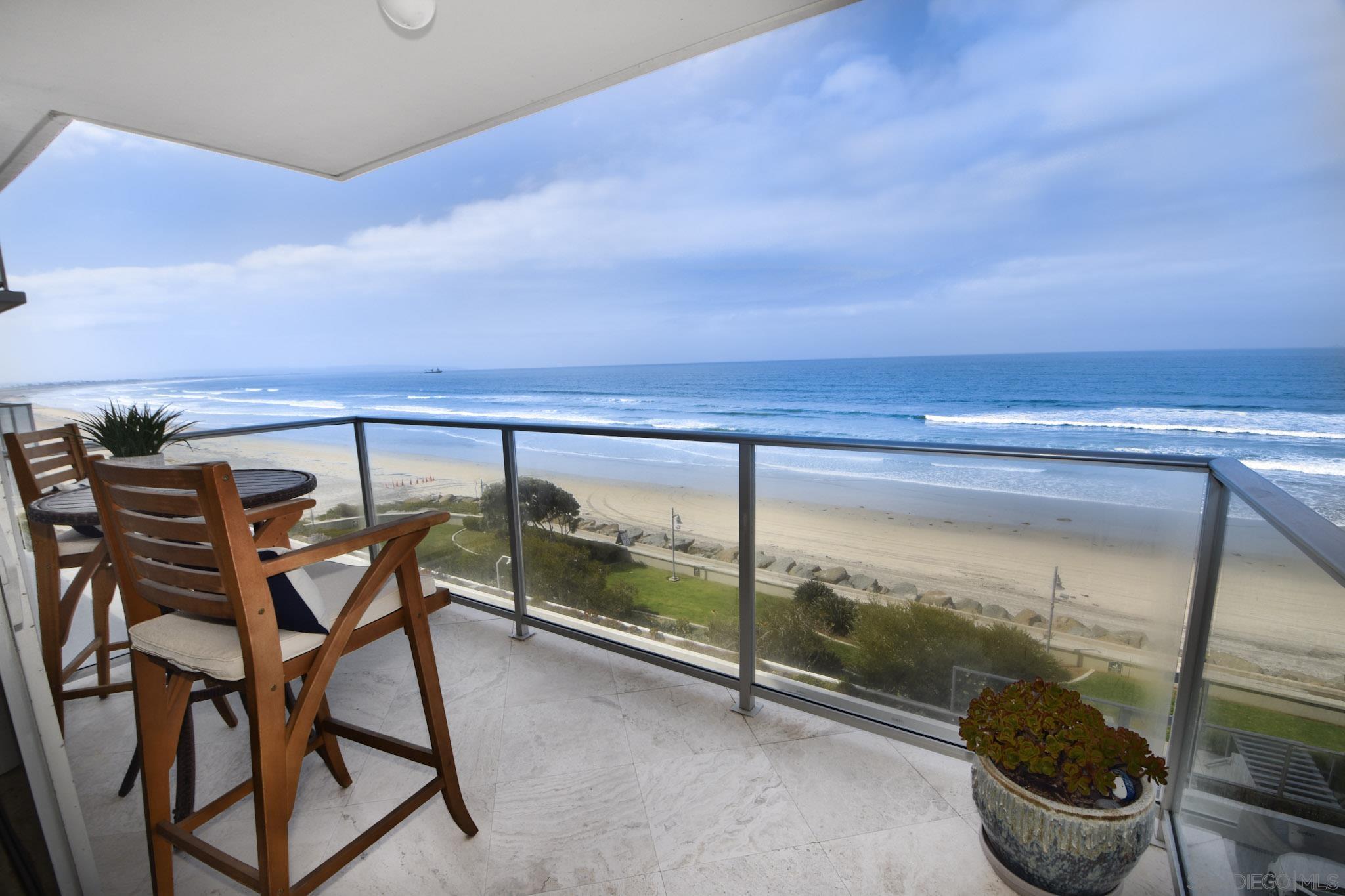 Detail Gallery Image 1 of 26 For 1830  Avenida Del Mundo  508, Coronado,  CA 92118 - 1 Beds | 1 Baths