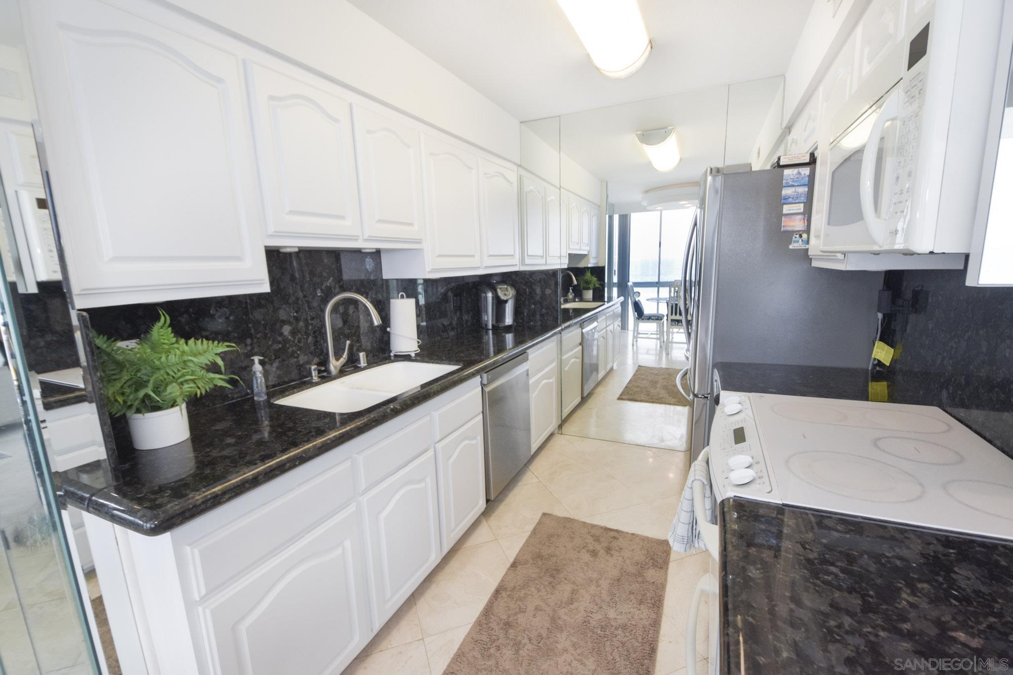 Detail Gallery Image 9 of 26 For 1830  Avenida Del Mundo  508, Coronado,  CA 92118 - 1 Beds | 1 Baths