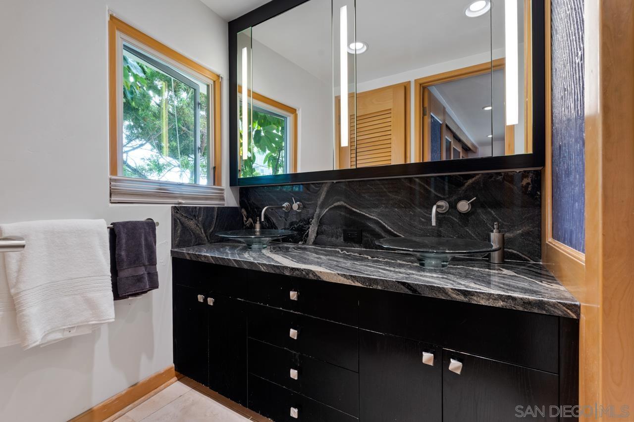 Detail Gallery Image 11 of 18 For 1219  Coast Blvd  6, La Jolla,  CA 92037 - 2 Beds | 2 Baths