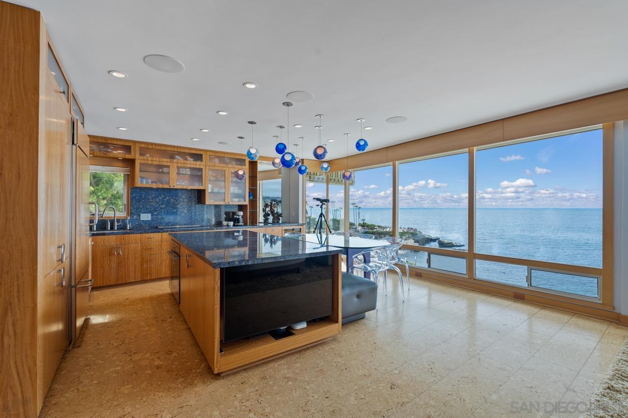 Detail Gallery Image 9 of 18 For 1219  Coast Blvd  6, La Jolla,  CA 92037 - 2 Beds | 2 Baths