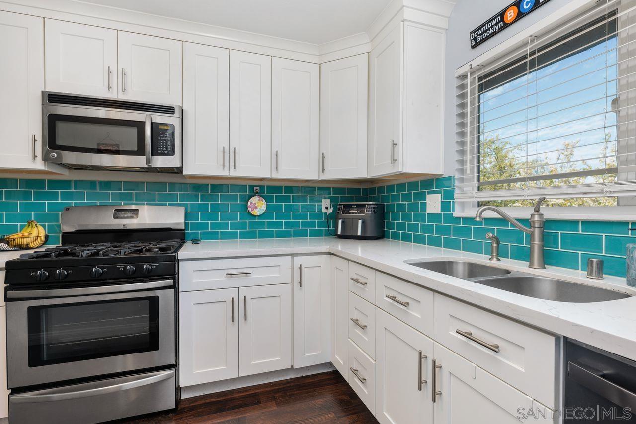 Detail Gallery Image 1 of 1 For 4205  Poquito Way  #2,  Oceanside,  CA 92057 - 2 Beds | 2/1 Baths