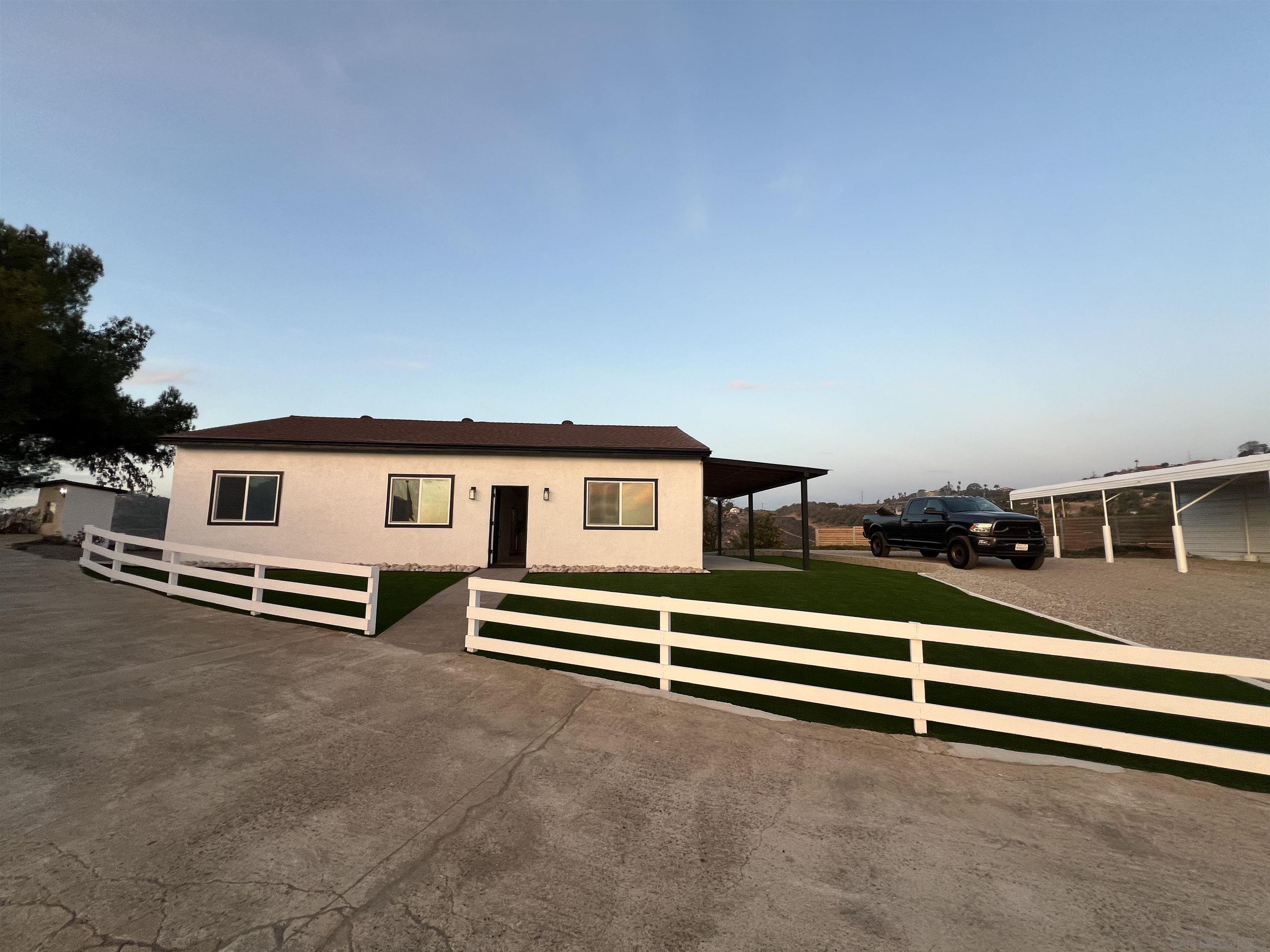 Detail Gallery Image 1 of 1 For 1531  Avohill Dr, Vista,  CA 92084 - 3 Beds | 2 Baths