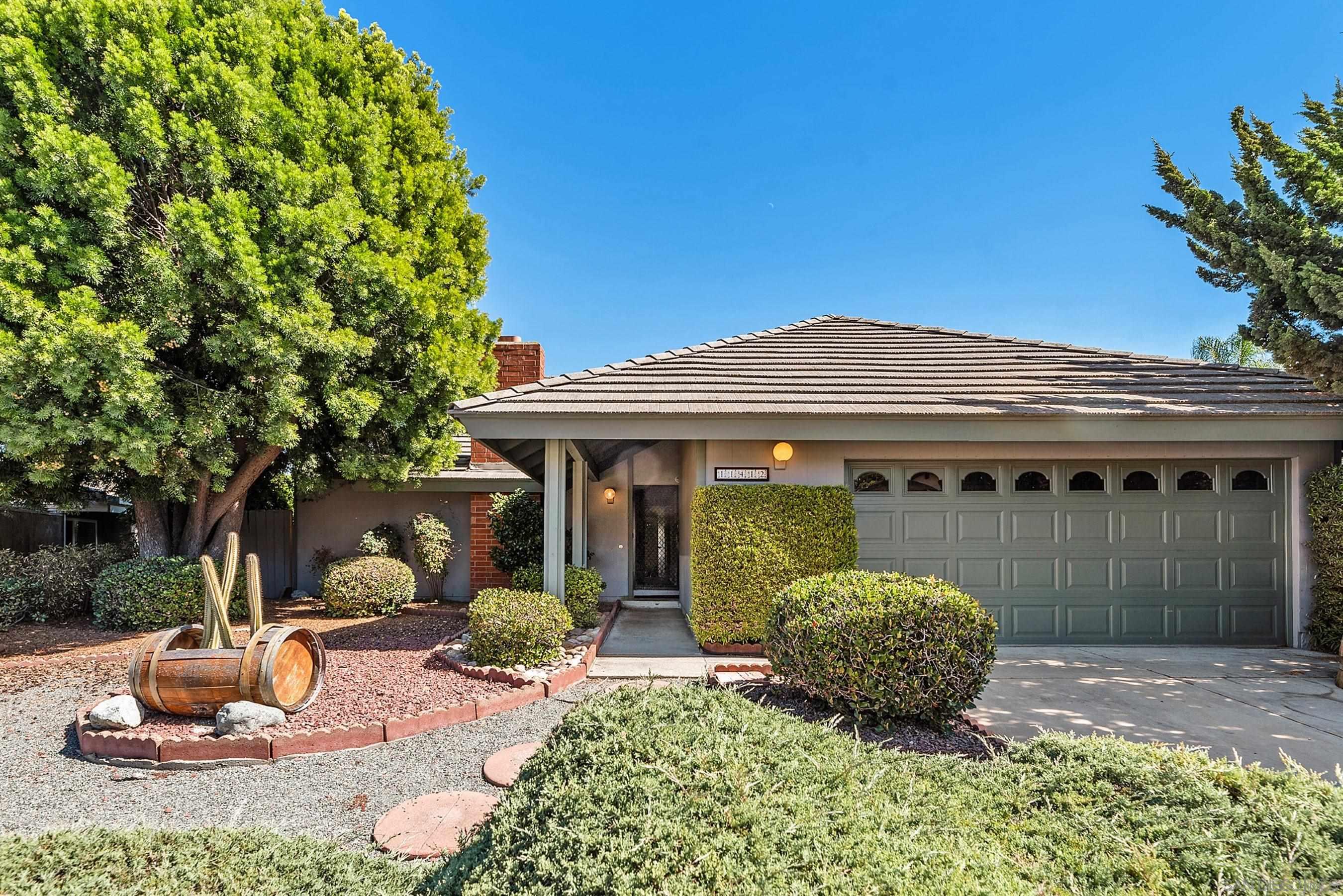 Detail Gallery Image 1 of 1 For 11412  Lucera Pl, San Diego,  CA 92127 - 5 Beds | 3 Baths