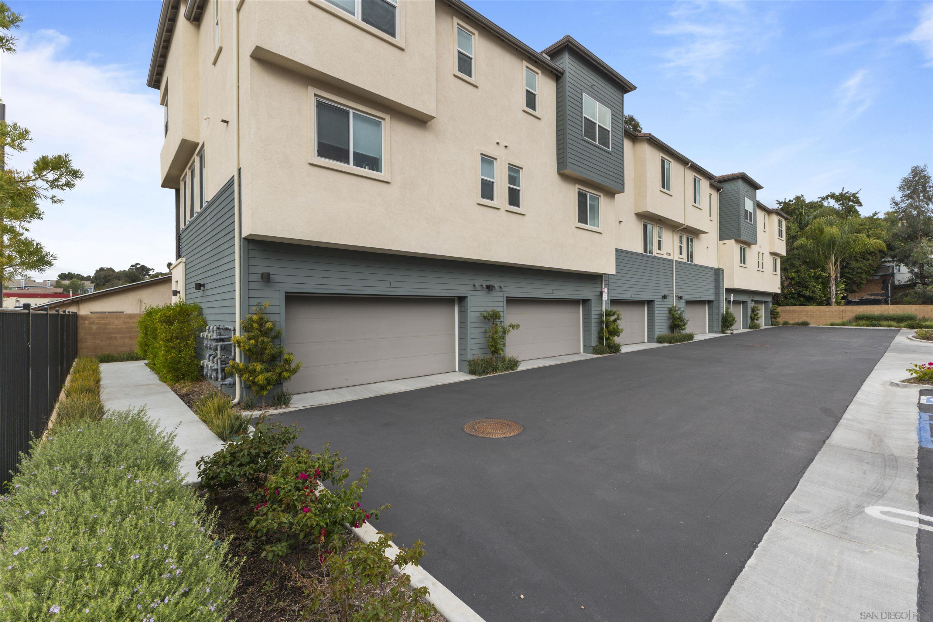 Detail Gallery Image 1 of 1 For 13220  Tarascan Dr  #2,  Poway,  CA 92064 - 2 Beds | 2/1 Baths