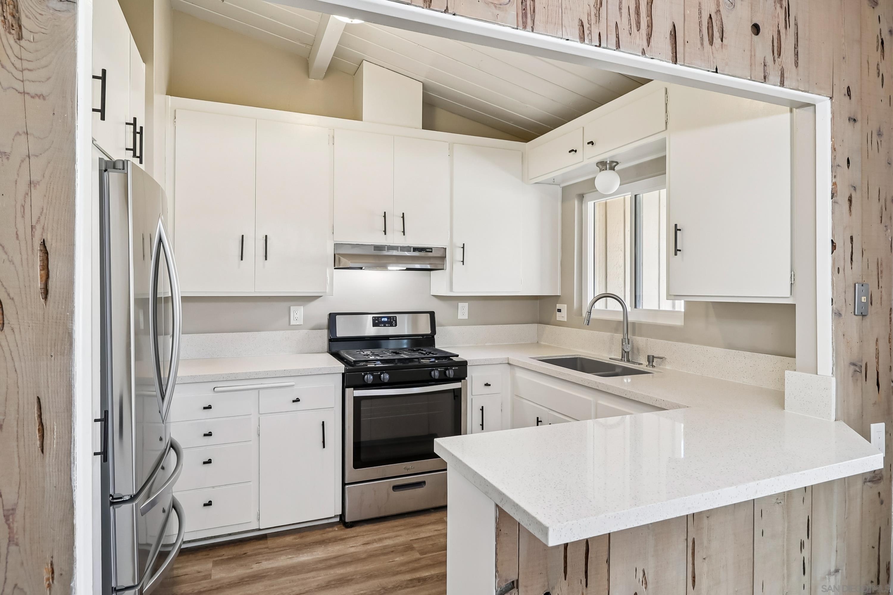 Detail Gallery Image 2 of 25 For 5750  Amaya Dr  #10,  La Mesa,  CA 91942 - 2 Beds | 2 Baths