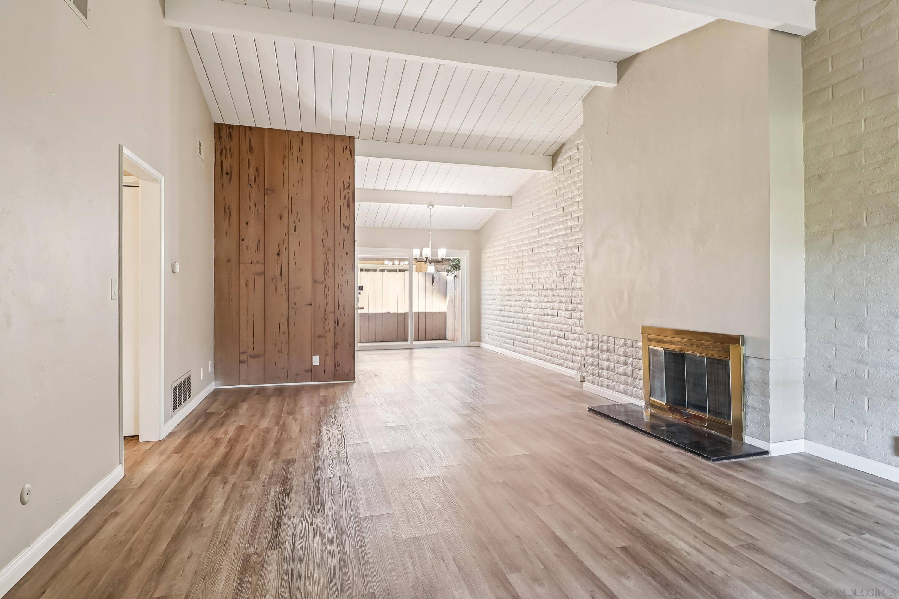 Detail Gallery Image 3 of 25 For 5750  Amaya Dr  #10,  La Mesa,  CA 91942 - 2 Beds | 2 Baths