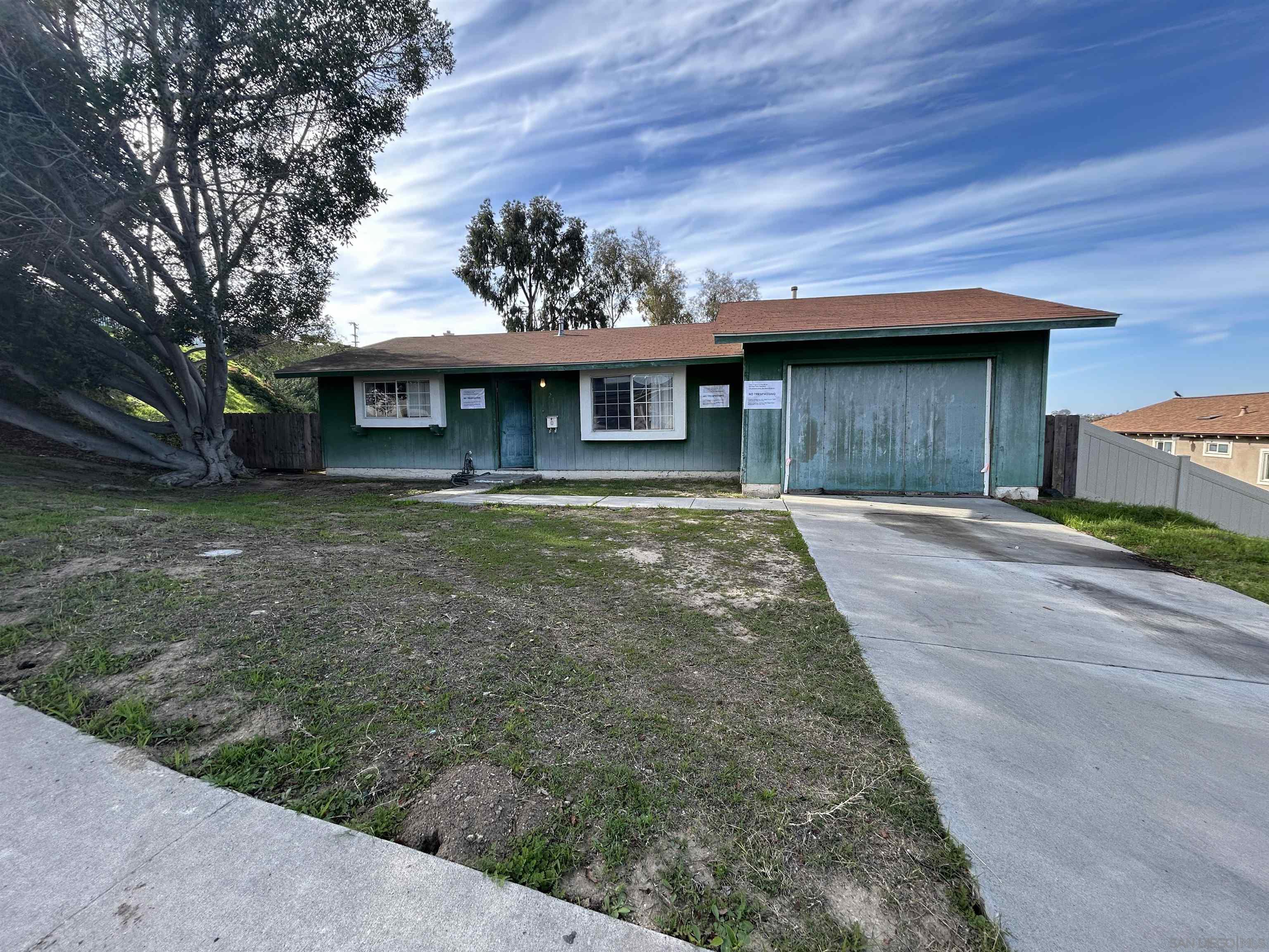 Detail Gallery Image 1 of 1 For 216  Lausanne Dr, San Diego,  CA 92114 - 2 Beds | 1 Baths