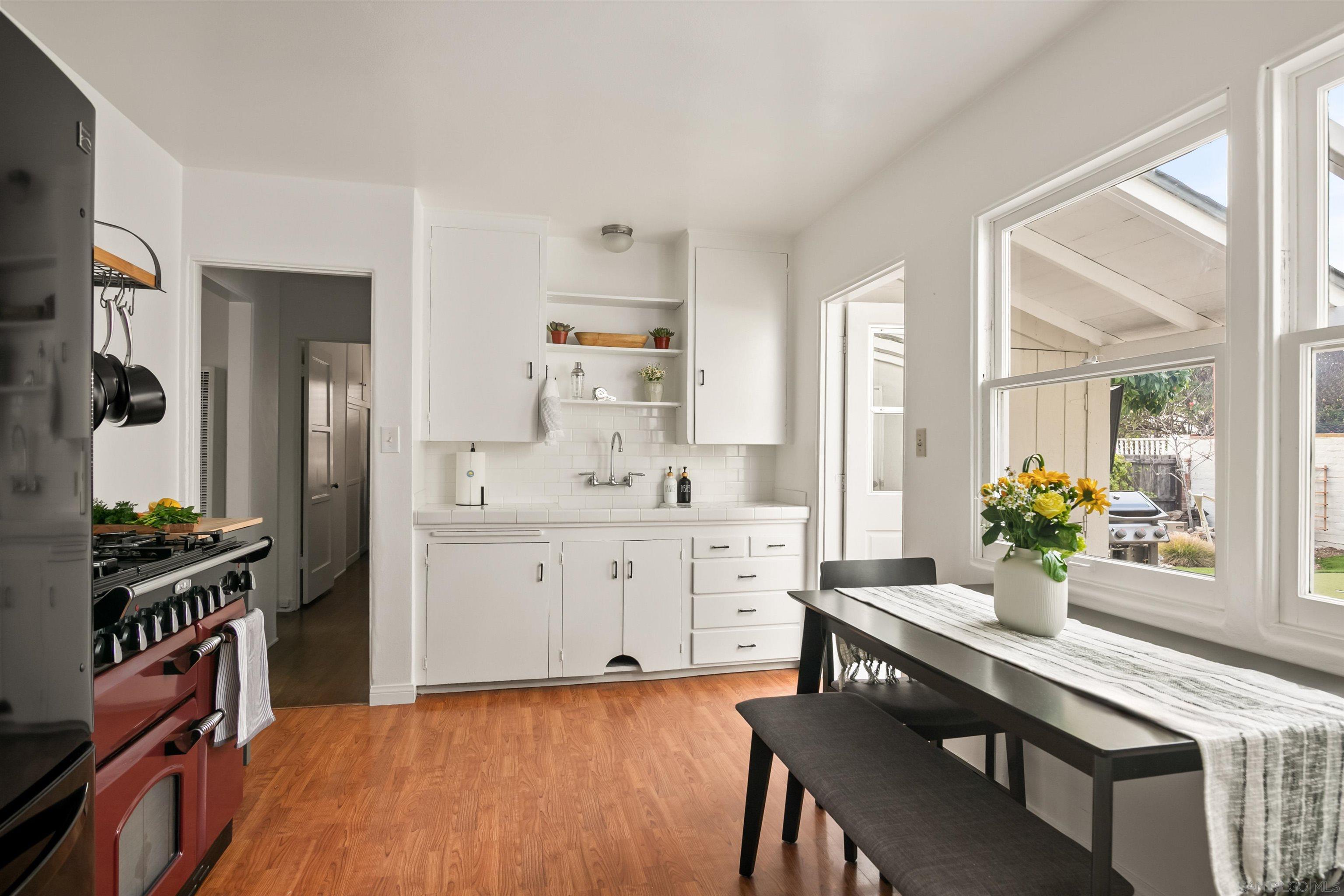 Detail Gallery Image 11 of 26 For 714  Rushville, La Jolla,  CA 92037 - 2 Beds | 1 Baths