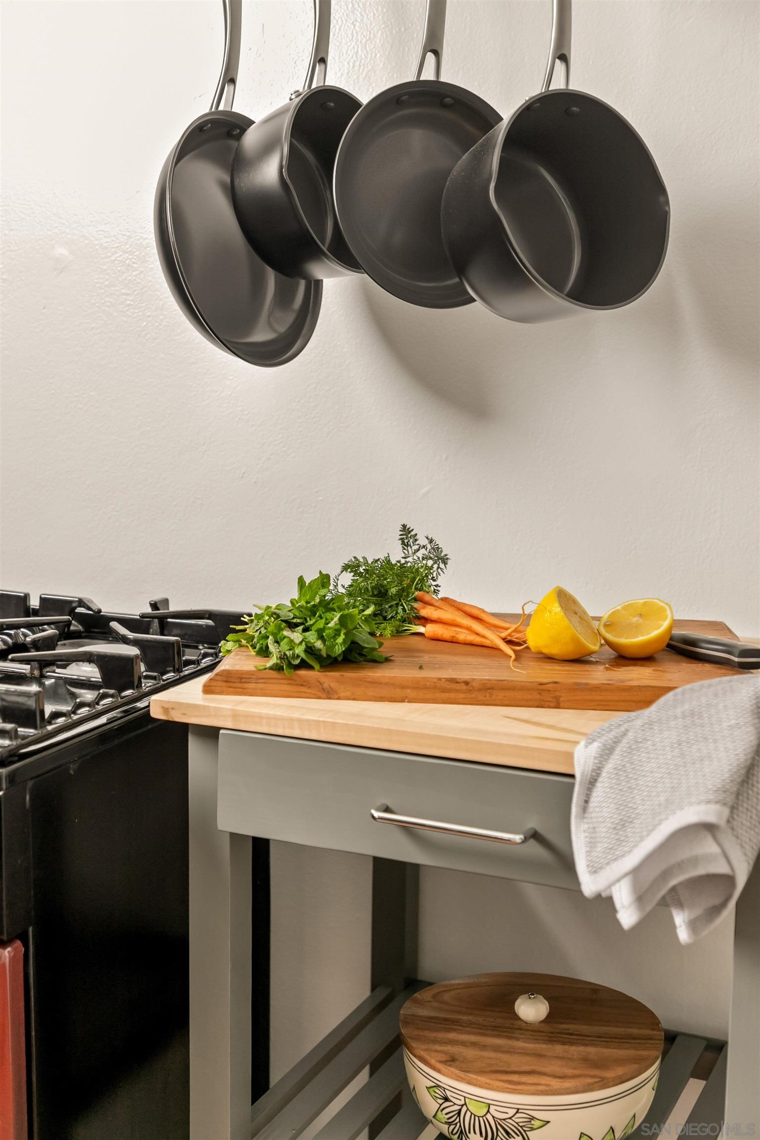 Detail Gallery Image 13 of 26 For 714  Rushville, La Jolla,  CA 92037 - 2 Beds | 1 Baths