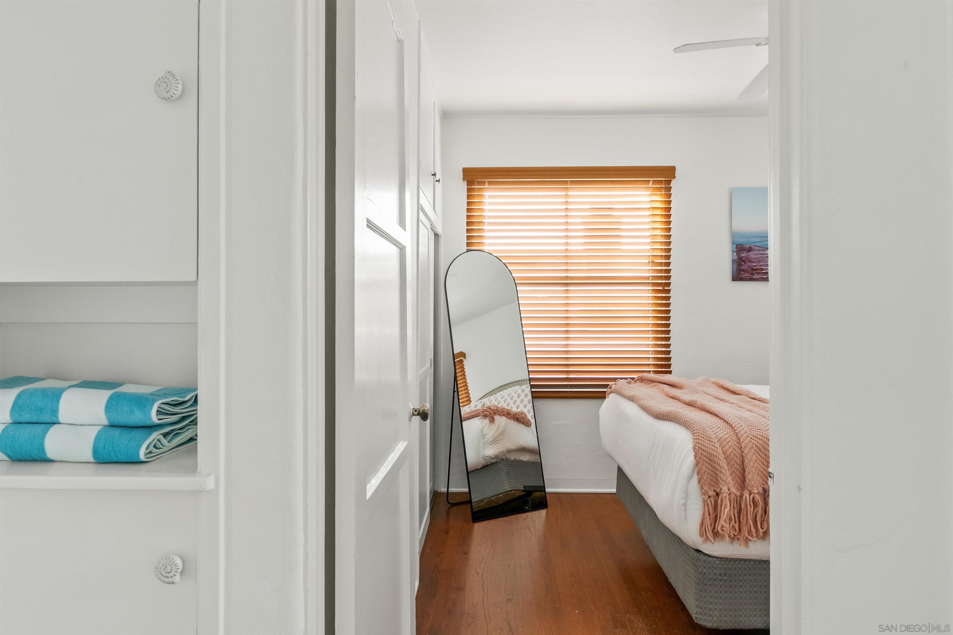 Detail Gallery Image 7 of 26 For 714  Rushville, La Jolla,  CA 92037 - 2 Beds | 1 Baths