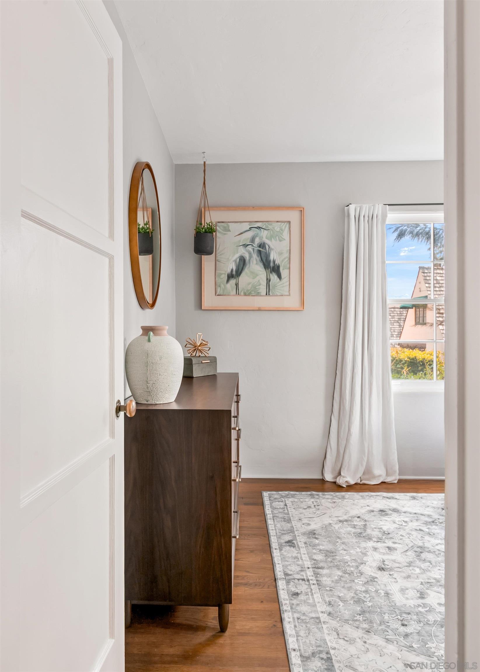 Detail Gallery Image 9 of 26 For 714  Rushville, La Jolla,  CA 92037 - 2 Beds | 1 Baths