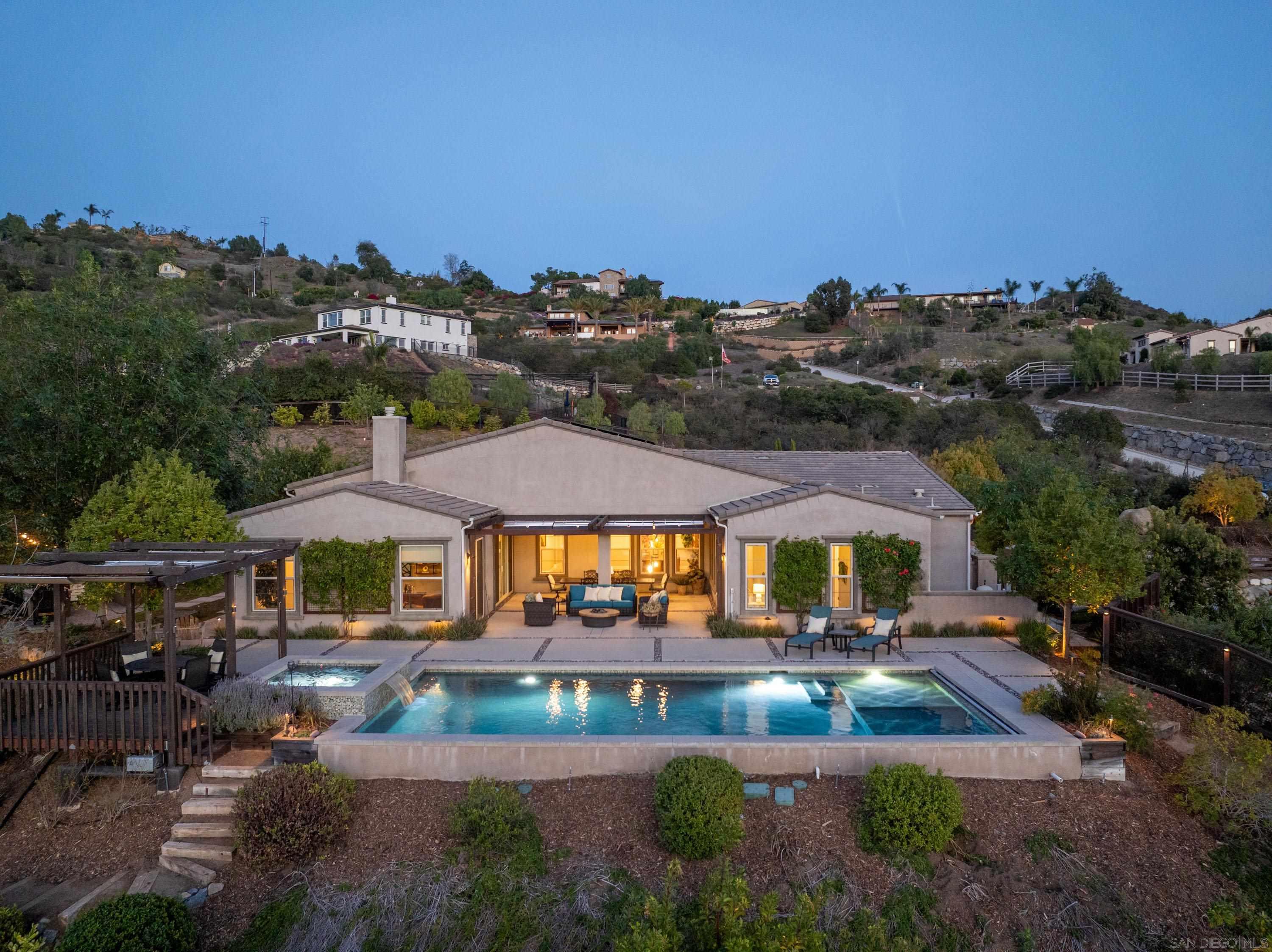 Detail Gallery Image 1 of 1 For 14516  Highcrest Ct, Poway,  CA 92064 - 5 Beds | 3/1 Baths