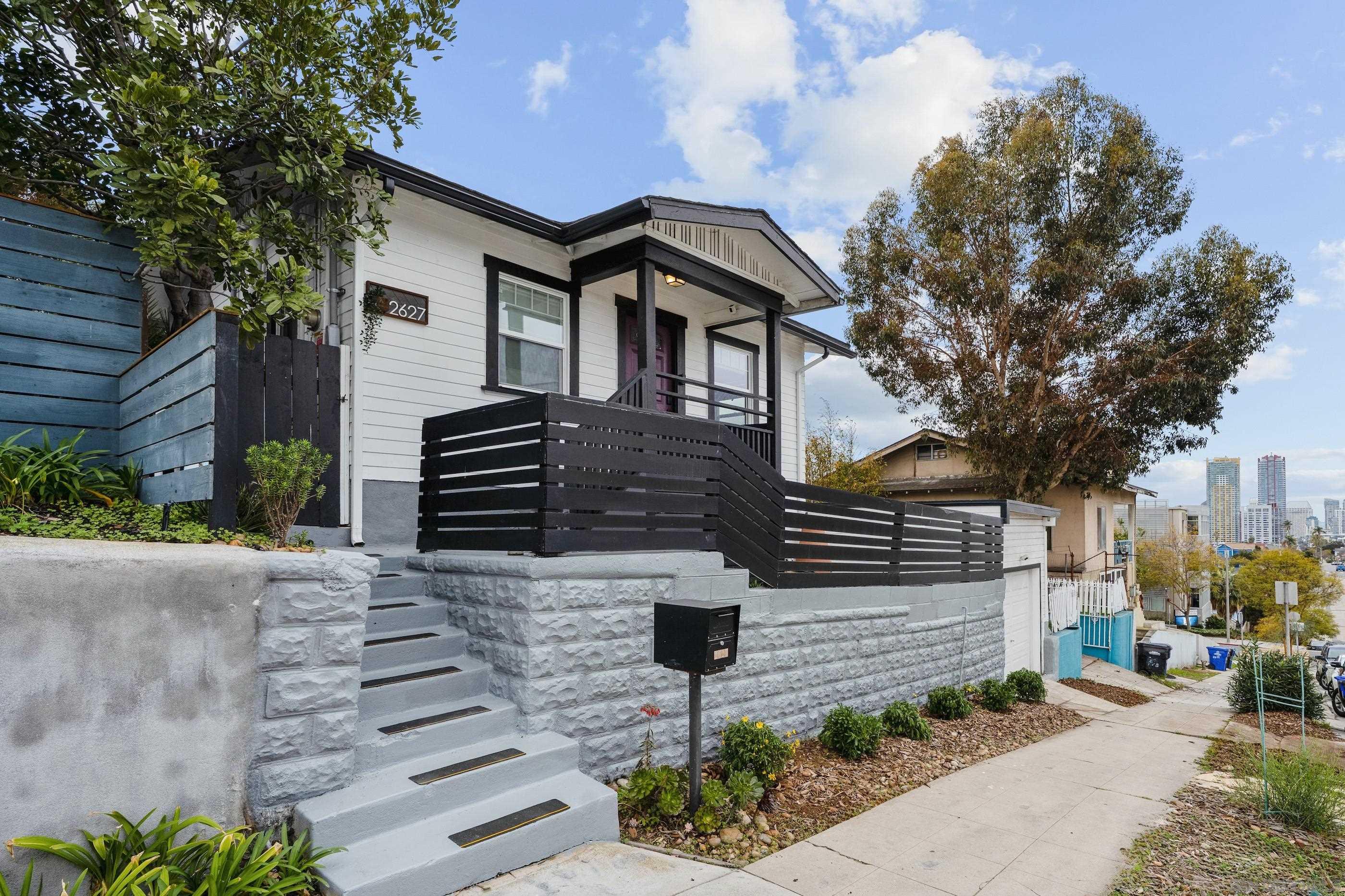 Detail Gallery Image 1 of 1 For 2627  Island Ave, San Diego,  CA 92102 - 2 Beds | 1 Baths