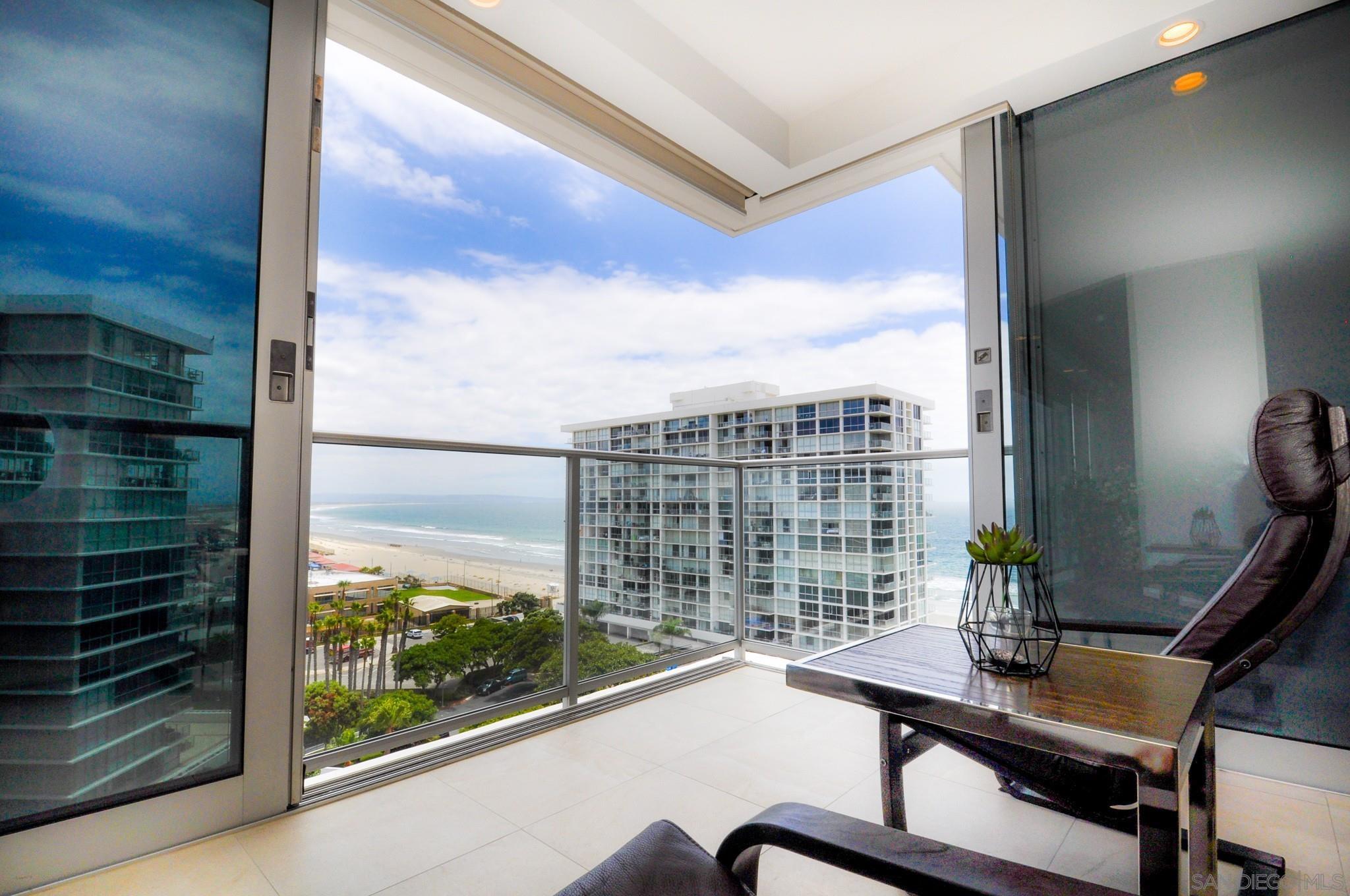 Detail Gallery Image 2 of 17 For 1810  Avenida Del Mundo  1009, Coronado,  CA 92118 - 2 Beds | 2 Baths