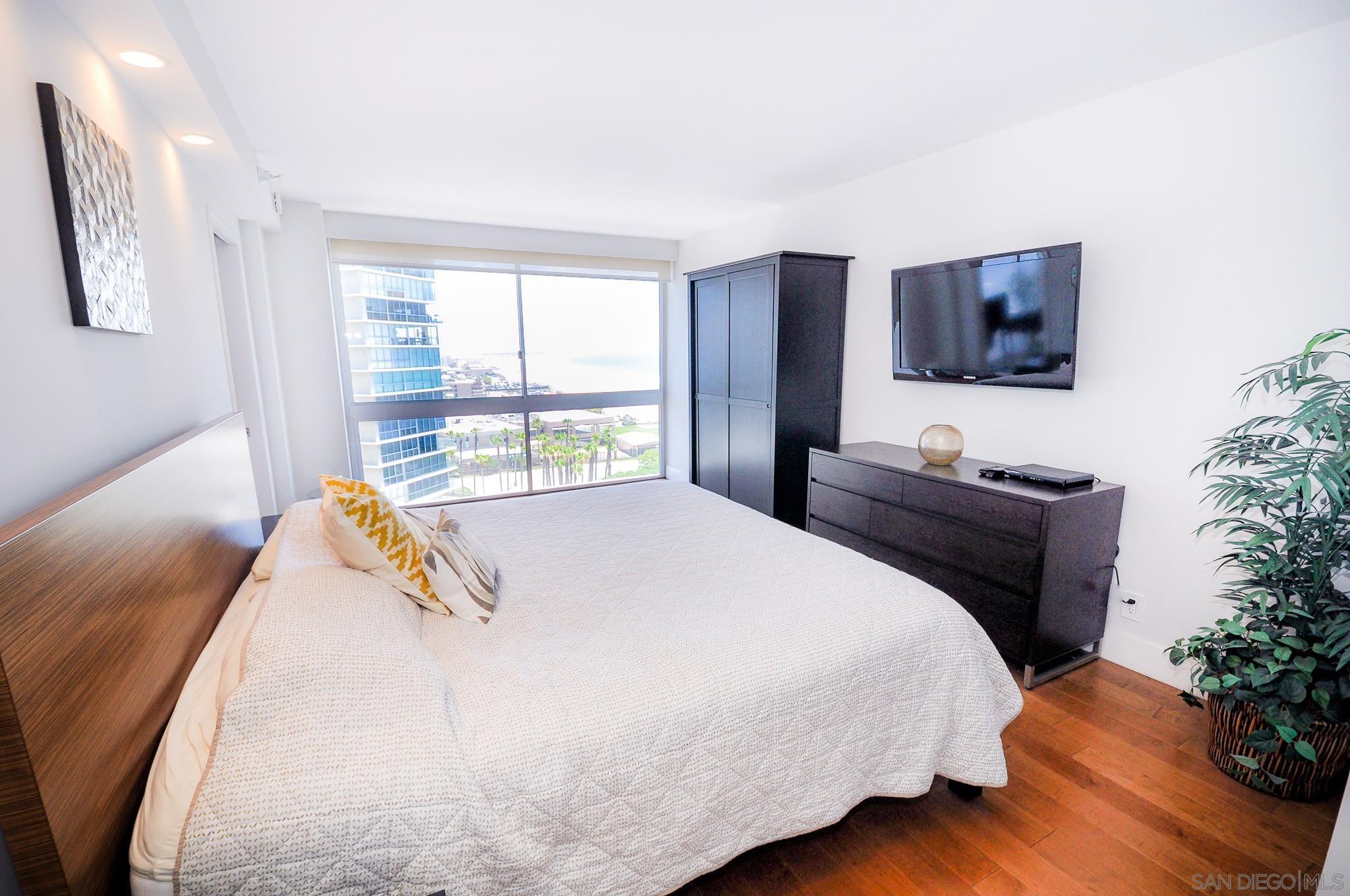 Detail Gallery Image 10 of 17 For 1810  Avenida Del Mundo  1009, Coronado,  CA 92118 - 2 Beds | 2 Baths