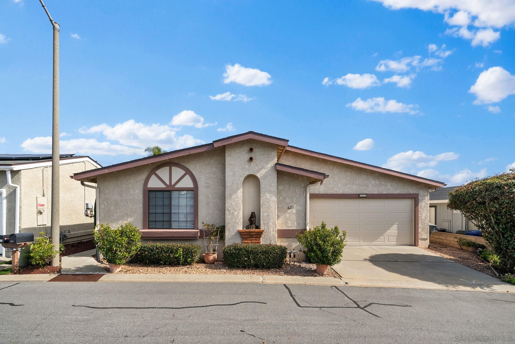 Detail Gallery Image 1 of 1 For 625  via Bolivia, Vista,  CA 92081 - 3 Beds | 2 Baths