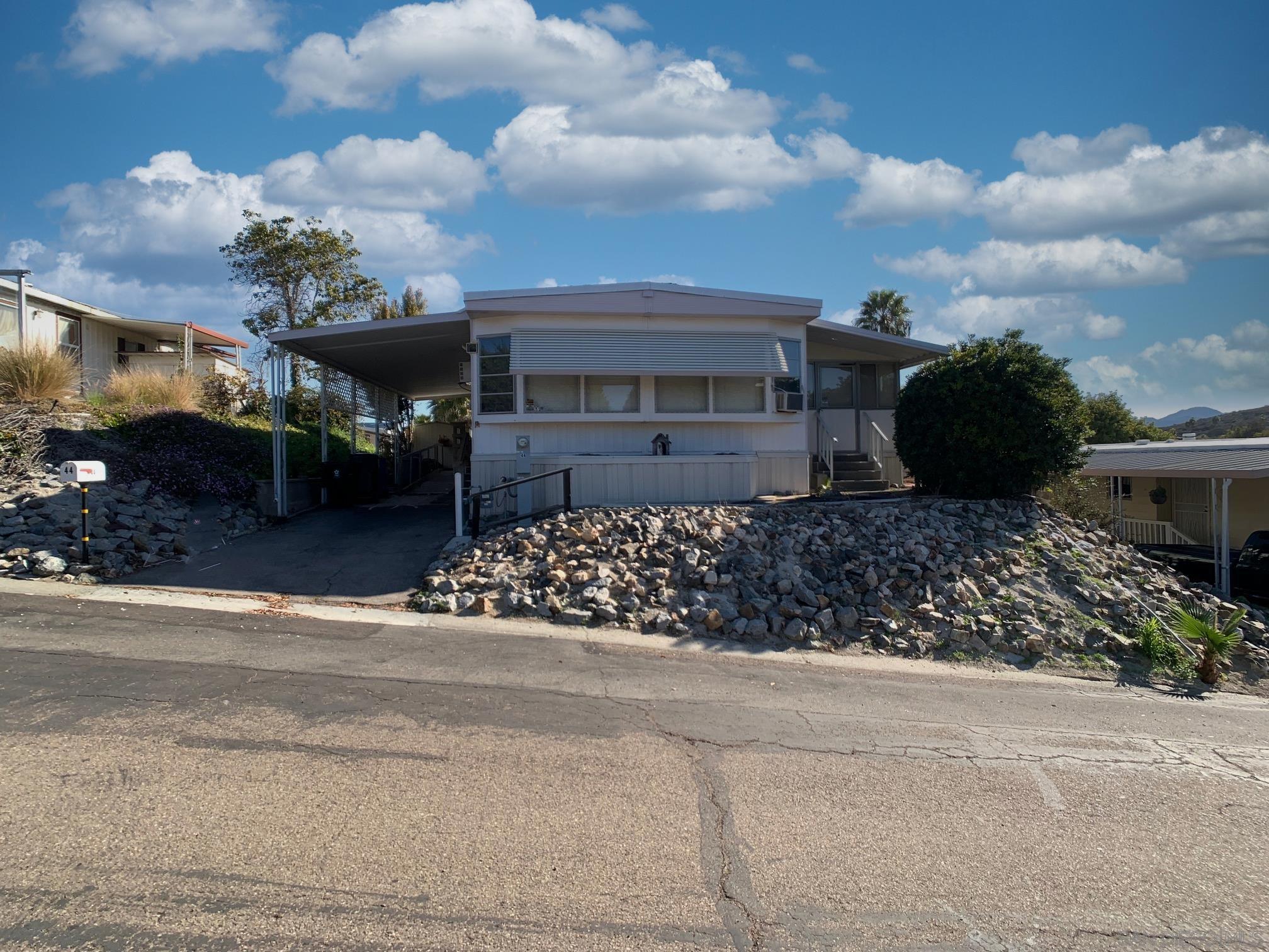 Detail Gallery Image 1 of 1 For 10770  Jamacha Blvd 44  44, Spring Valley,  CA 91978 - 2 Beds | 1 Baths