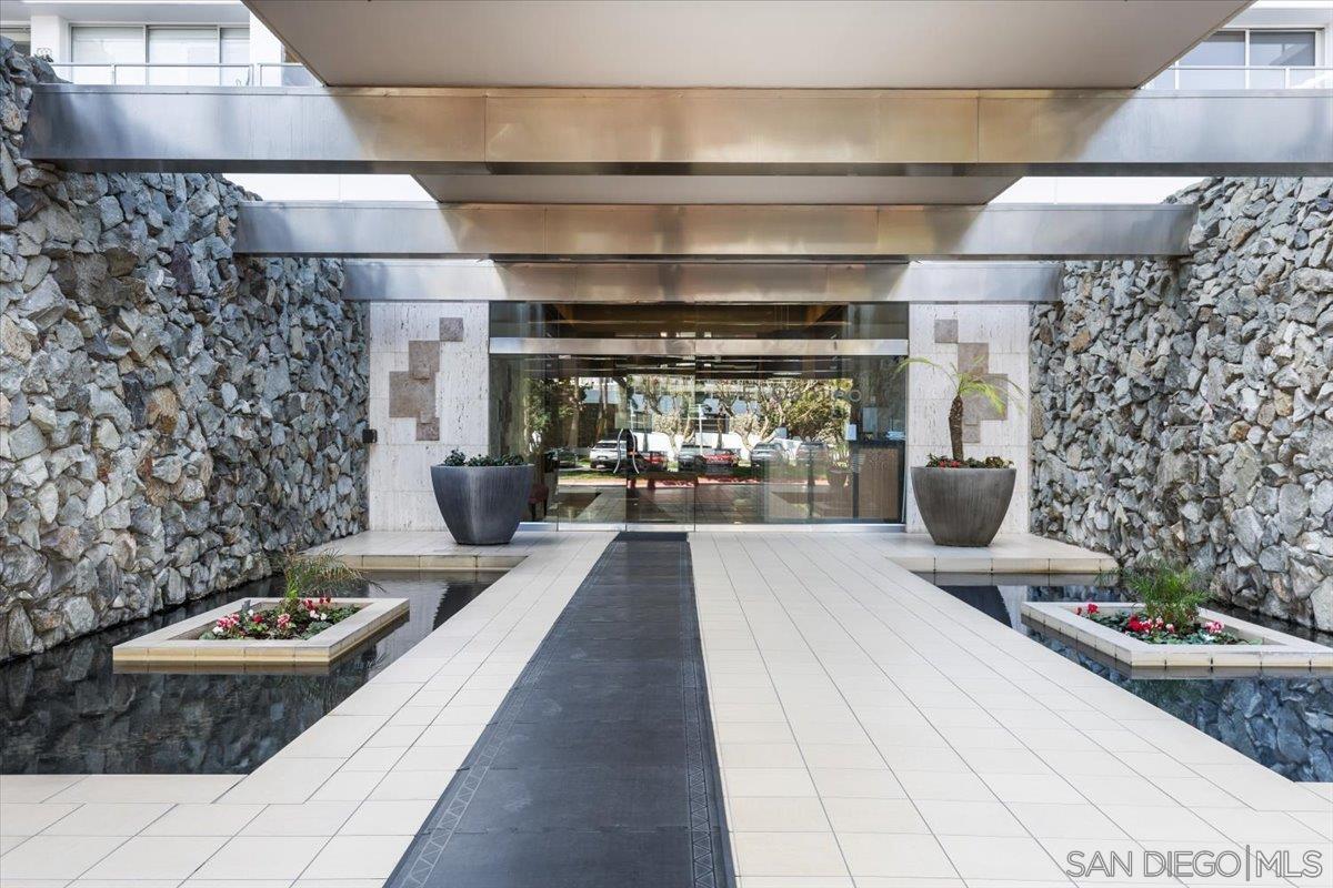 Detail Gallery Image 1 of 65 For 1830  Avenida Del Mundo  1210, Coronado,  CA 92118 - 2 Beds | 2 Baths